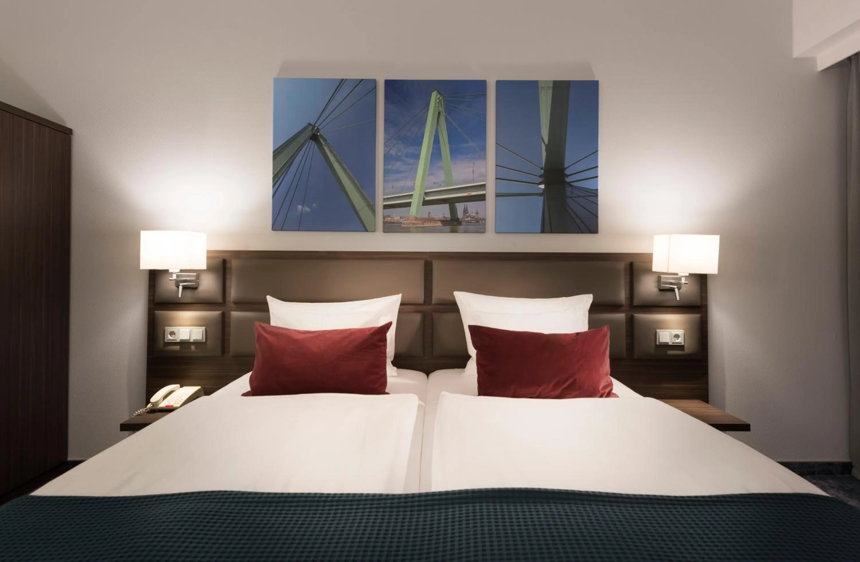 Photo of the whole room in Wyndham Köln