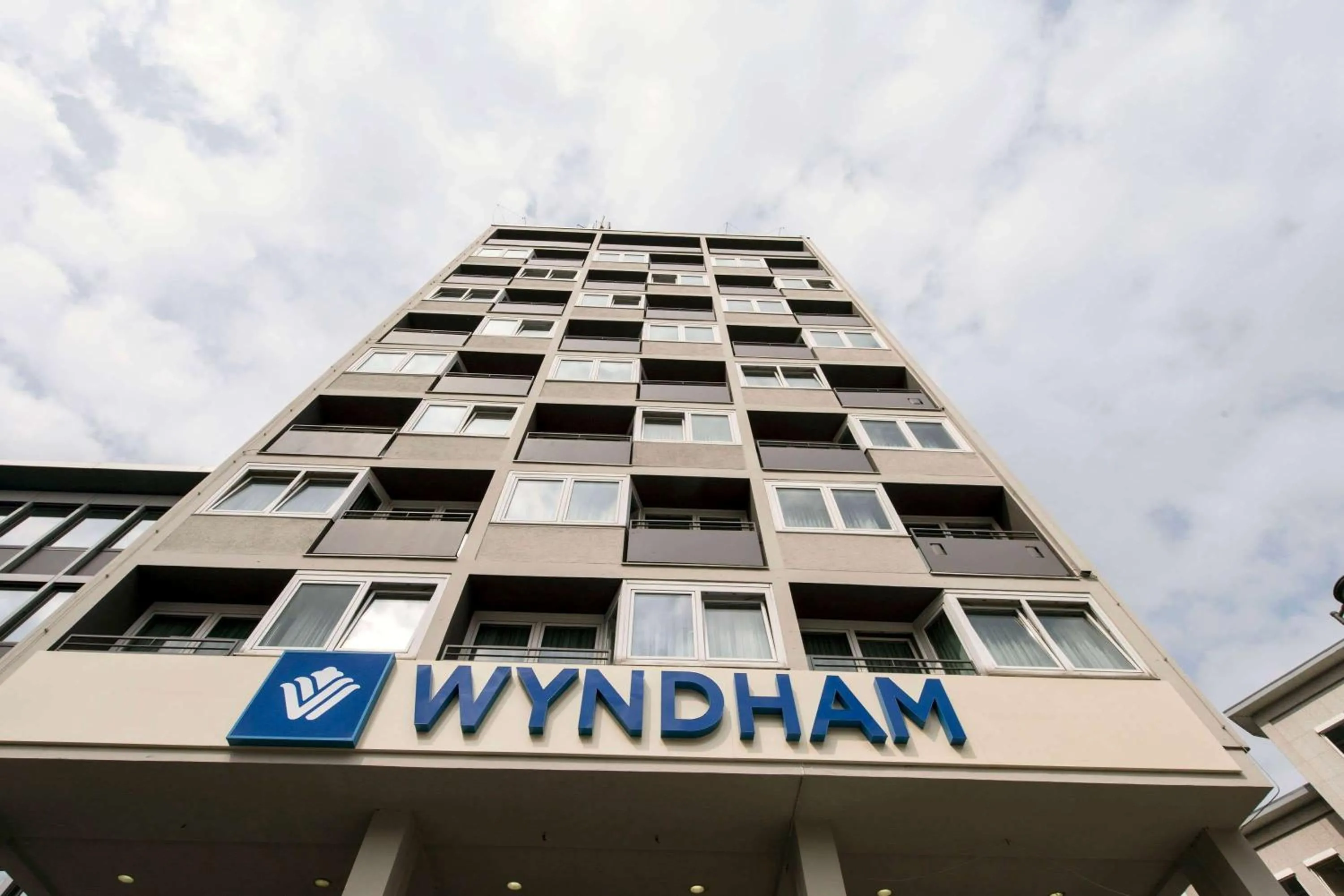 Property building in Wyndham Köln