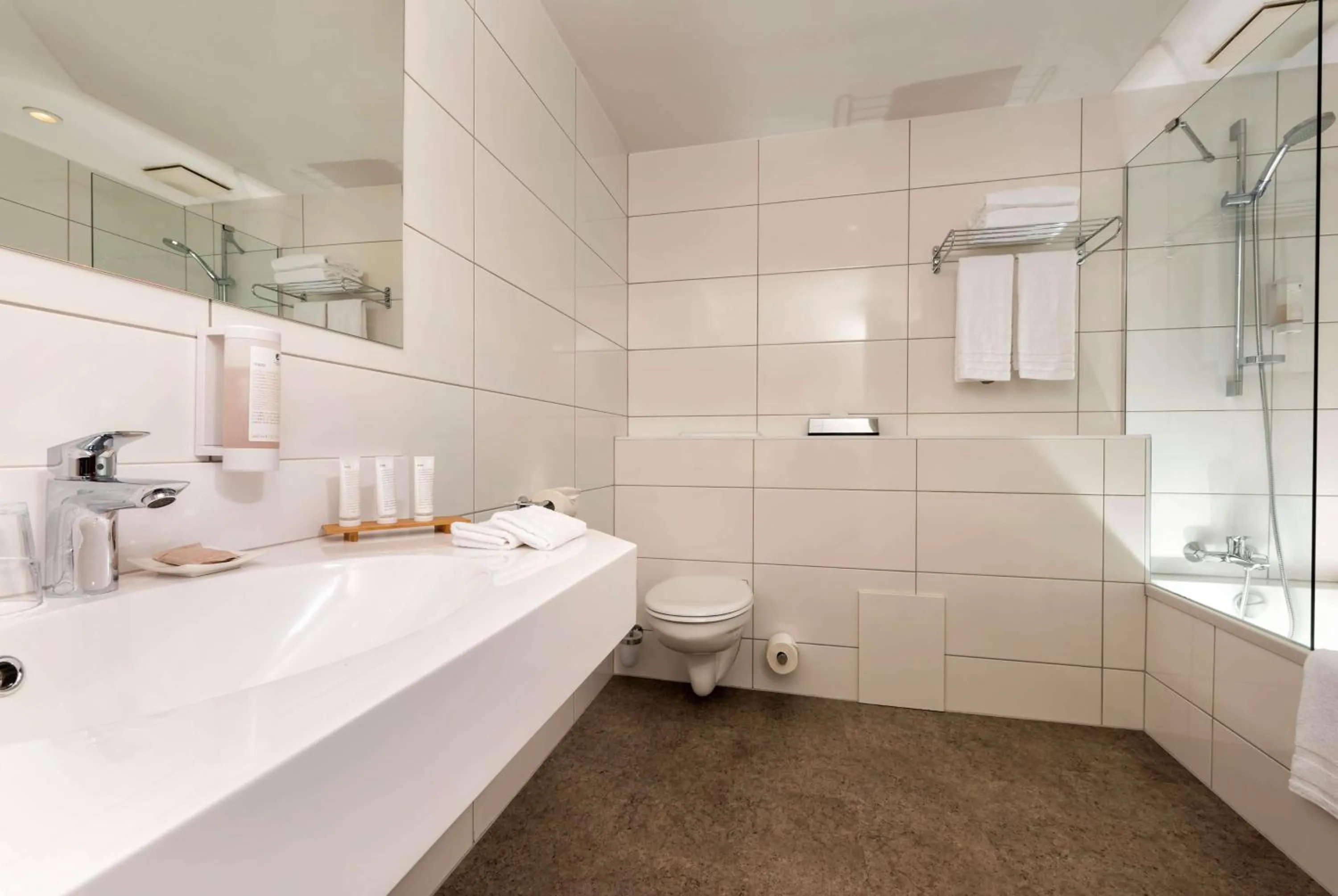 Bathroom in Wyndham Köln