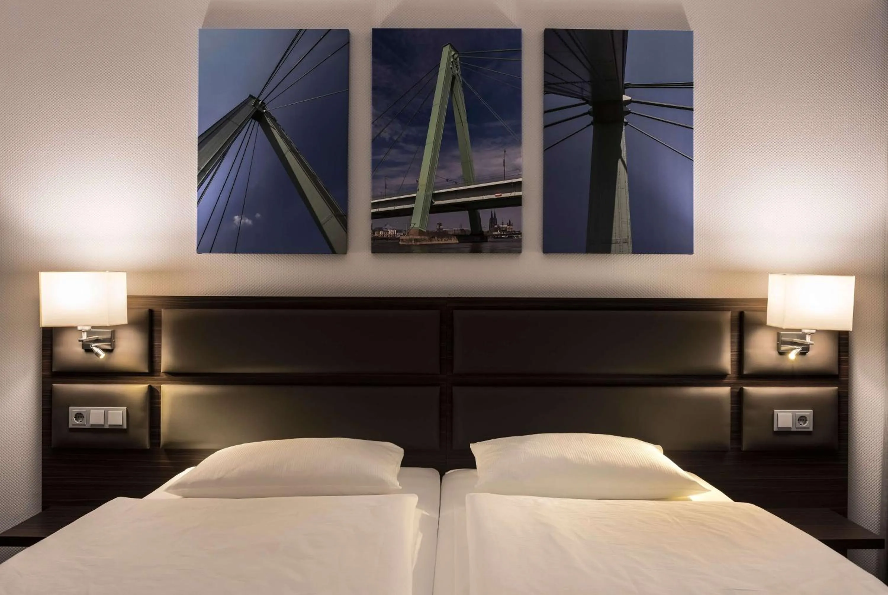 Photo of the whole room in Wyndham Köln