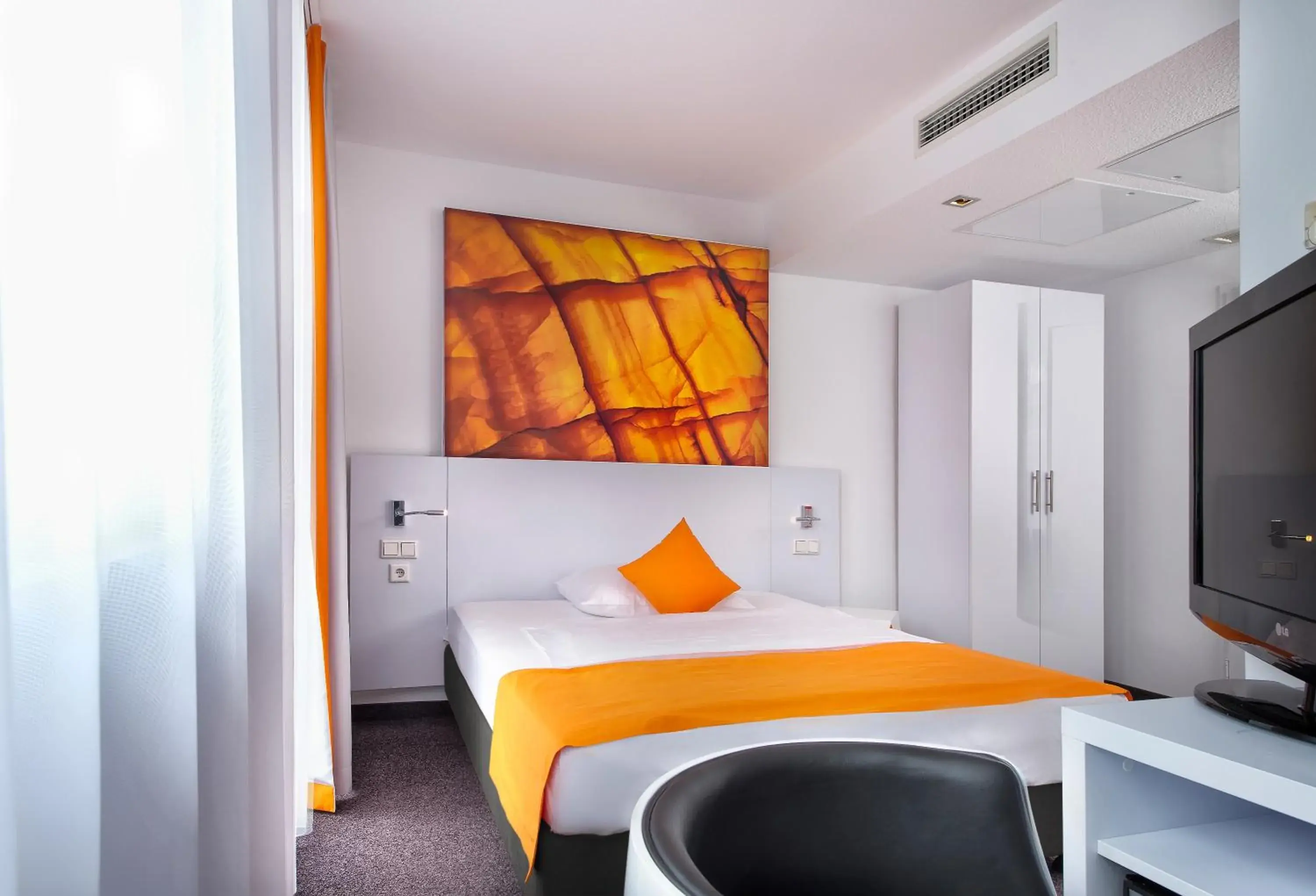 Standard Single Room in Wyndham Garden Duesseldorf City Centre Koenigsallee Standard Single Room in Wyndham Garden Duesseldorf City Centre Koenigsallee