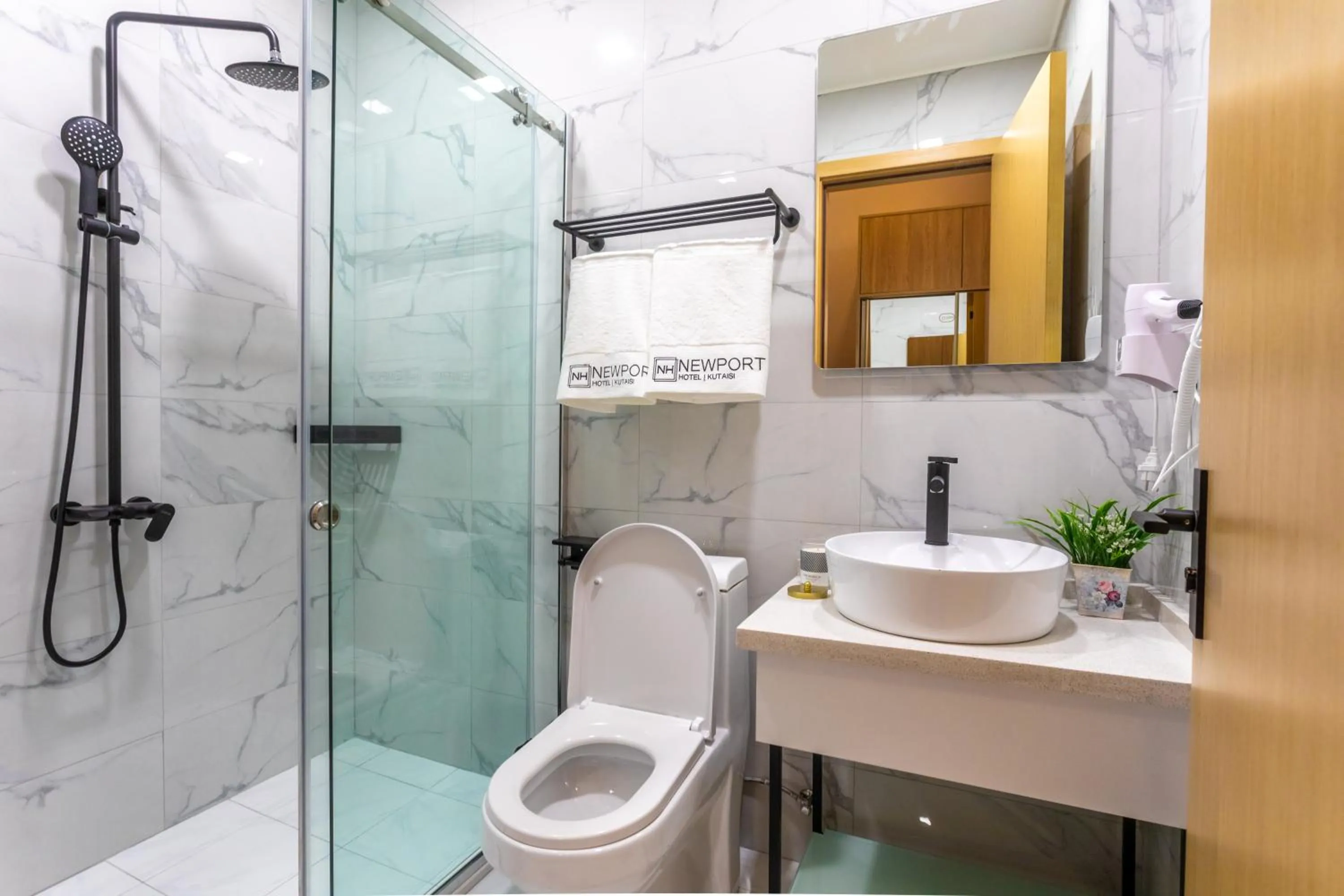 Shower in Newport Hotel Kutaisi