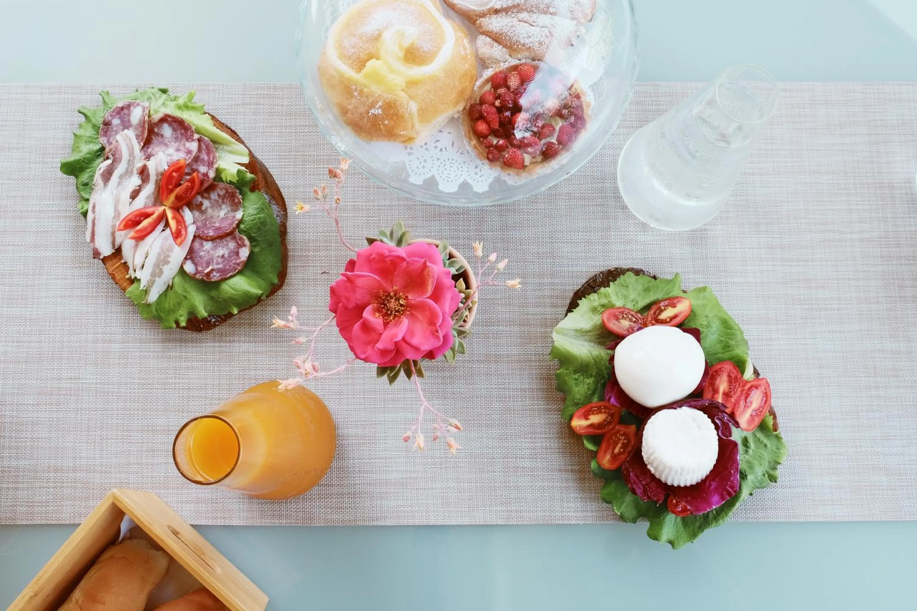 Food and drinks in B&B Maria Grazia