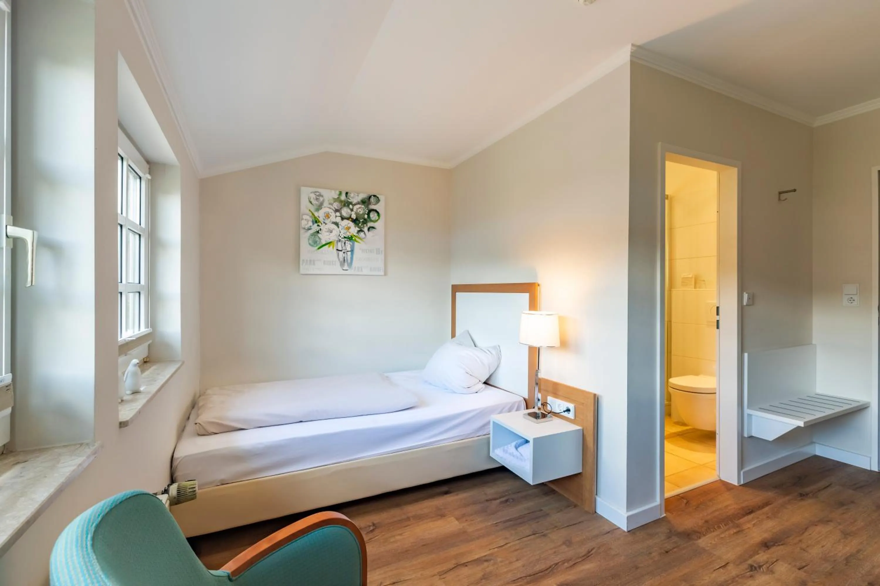 Photo of the whole room in Gut Altona