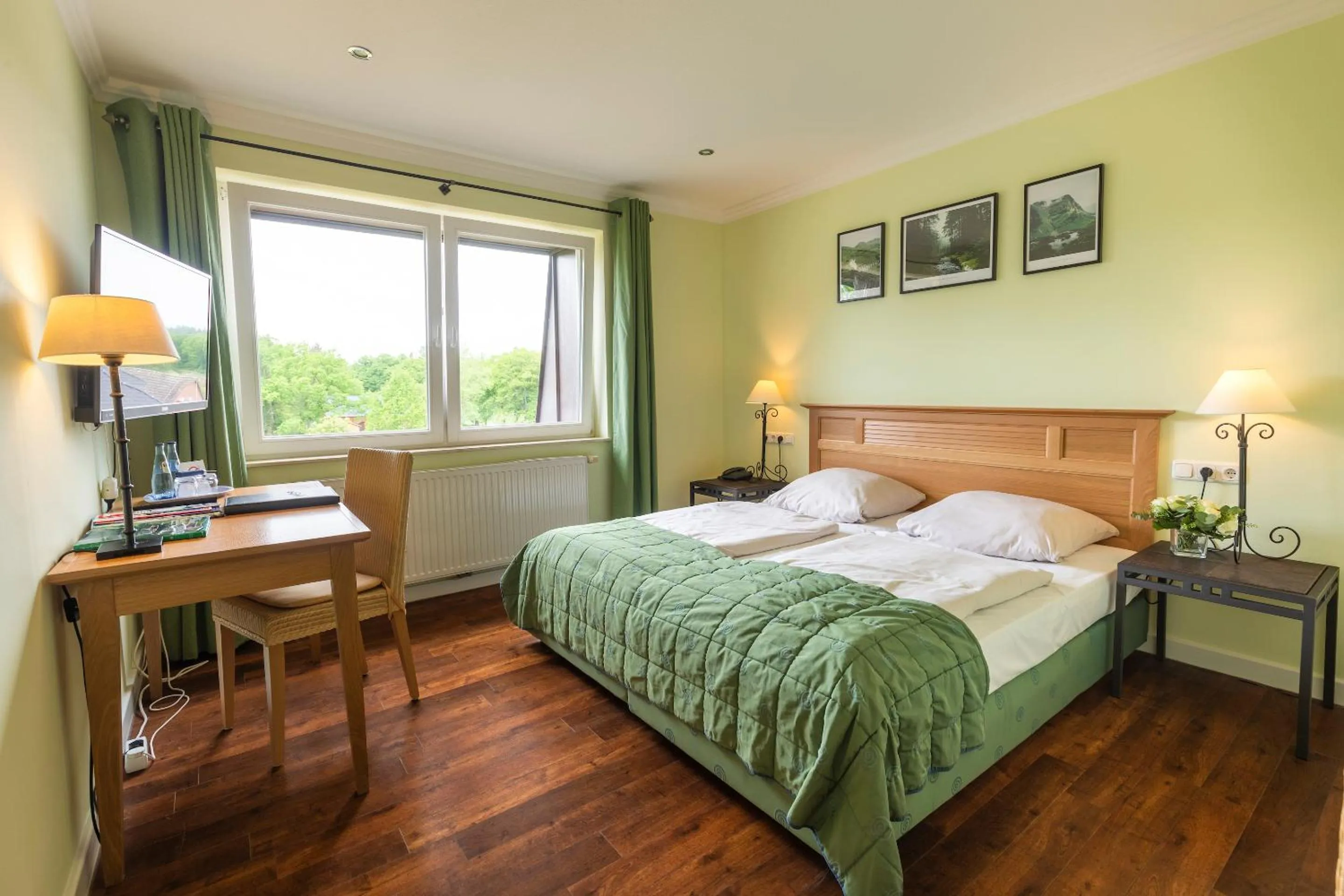 Photo of the whole room in Gut Altona