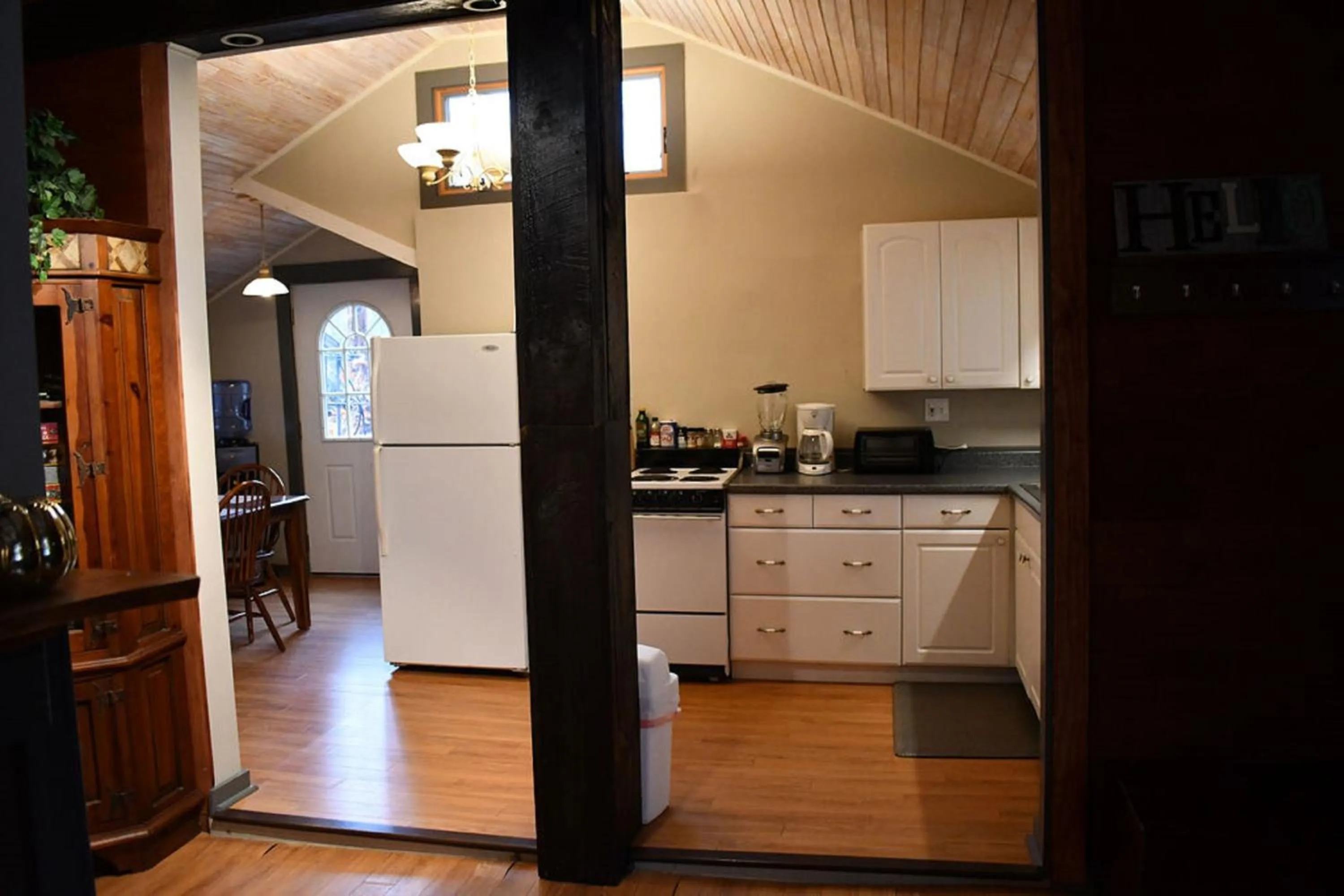 Kitchen or kitchenette in Brook Road Cabin