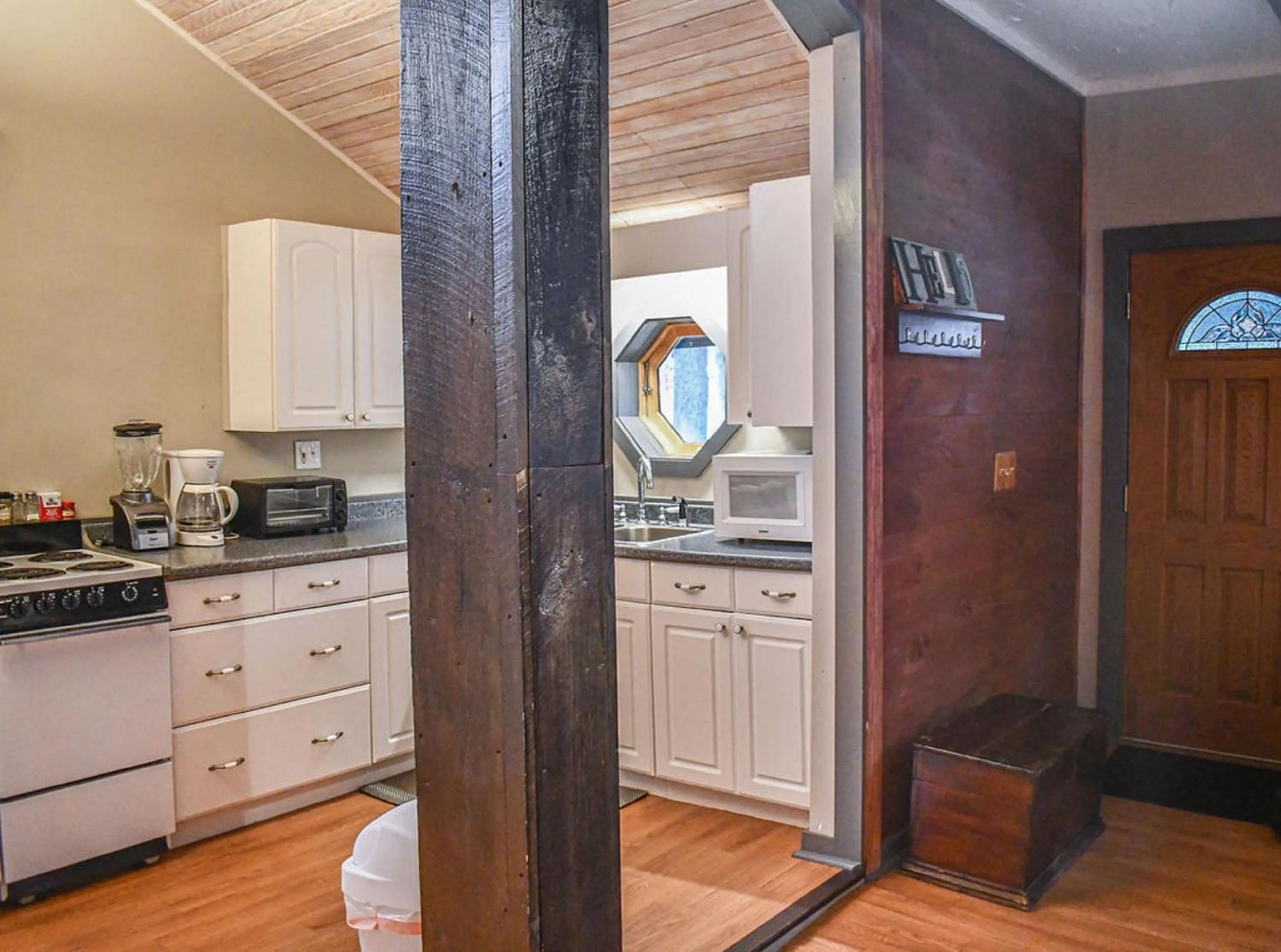 Kitchen or kitchenette in Brook Road Cabin