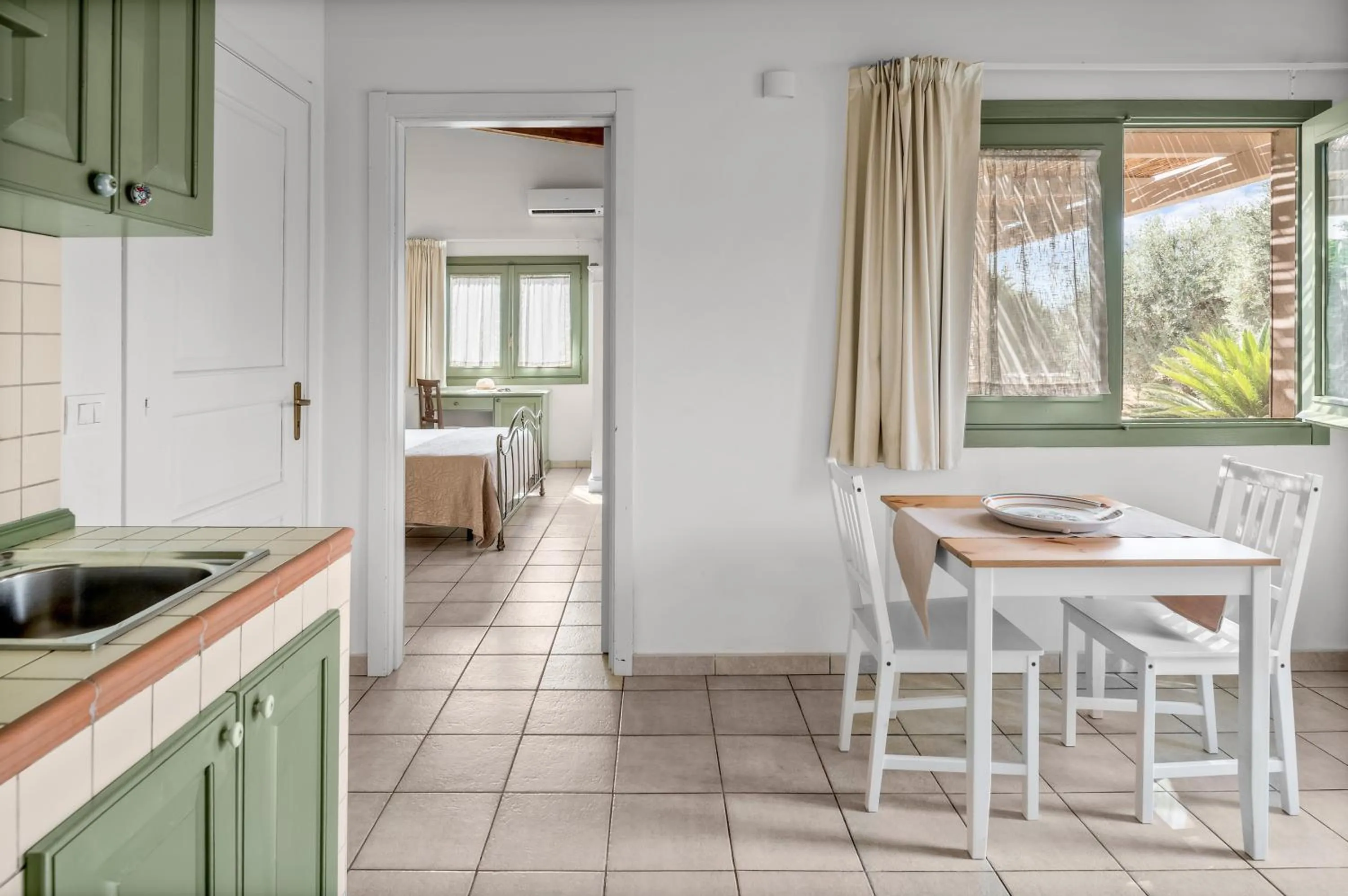 Photo of the whole room in Terra Dei Limoni