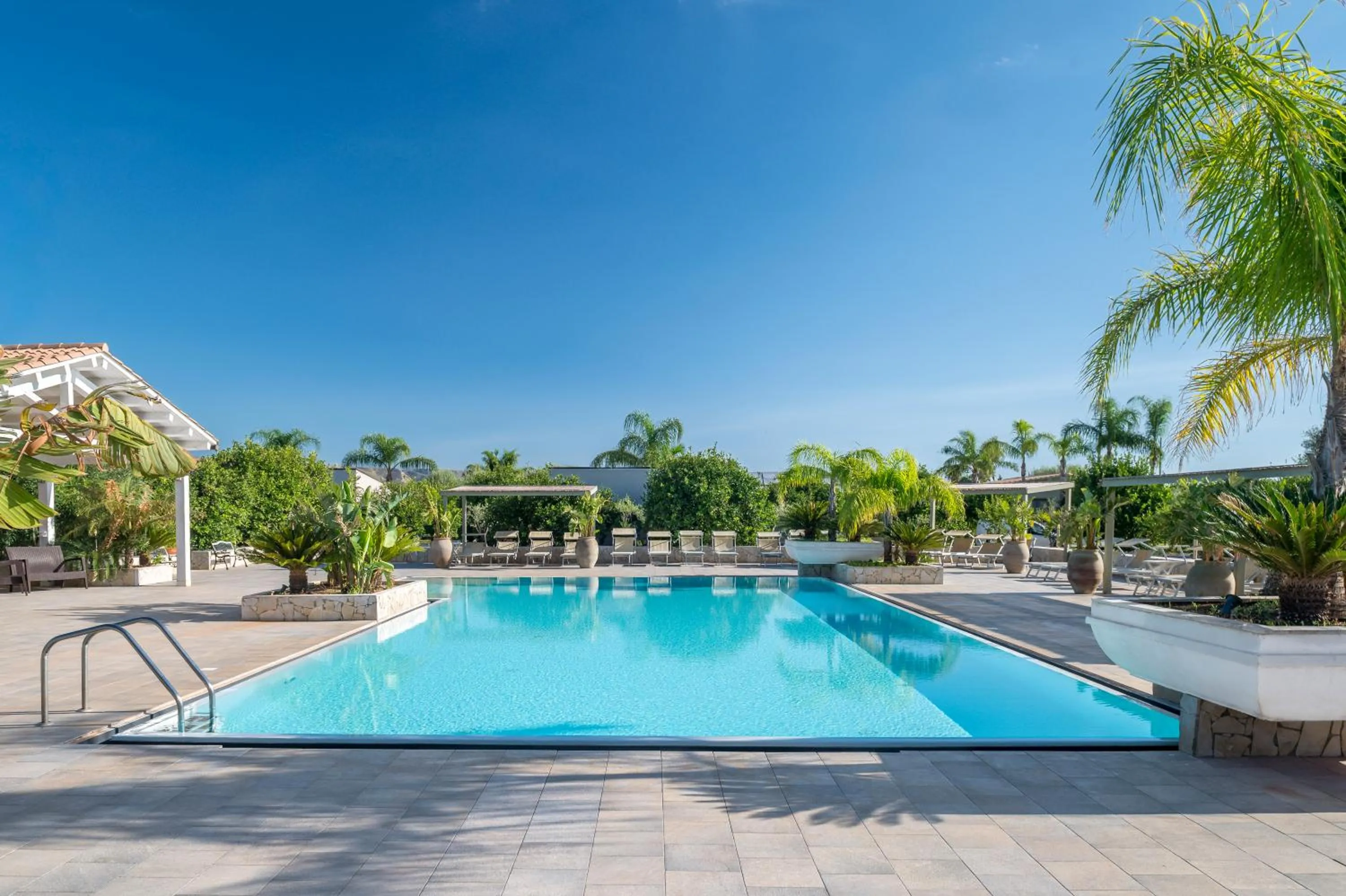 Pool view in Terra Dei Limoni