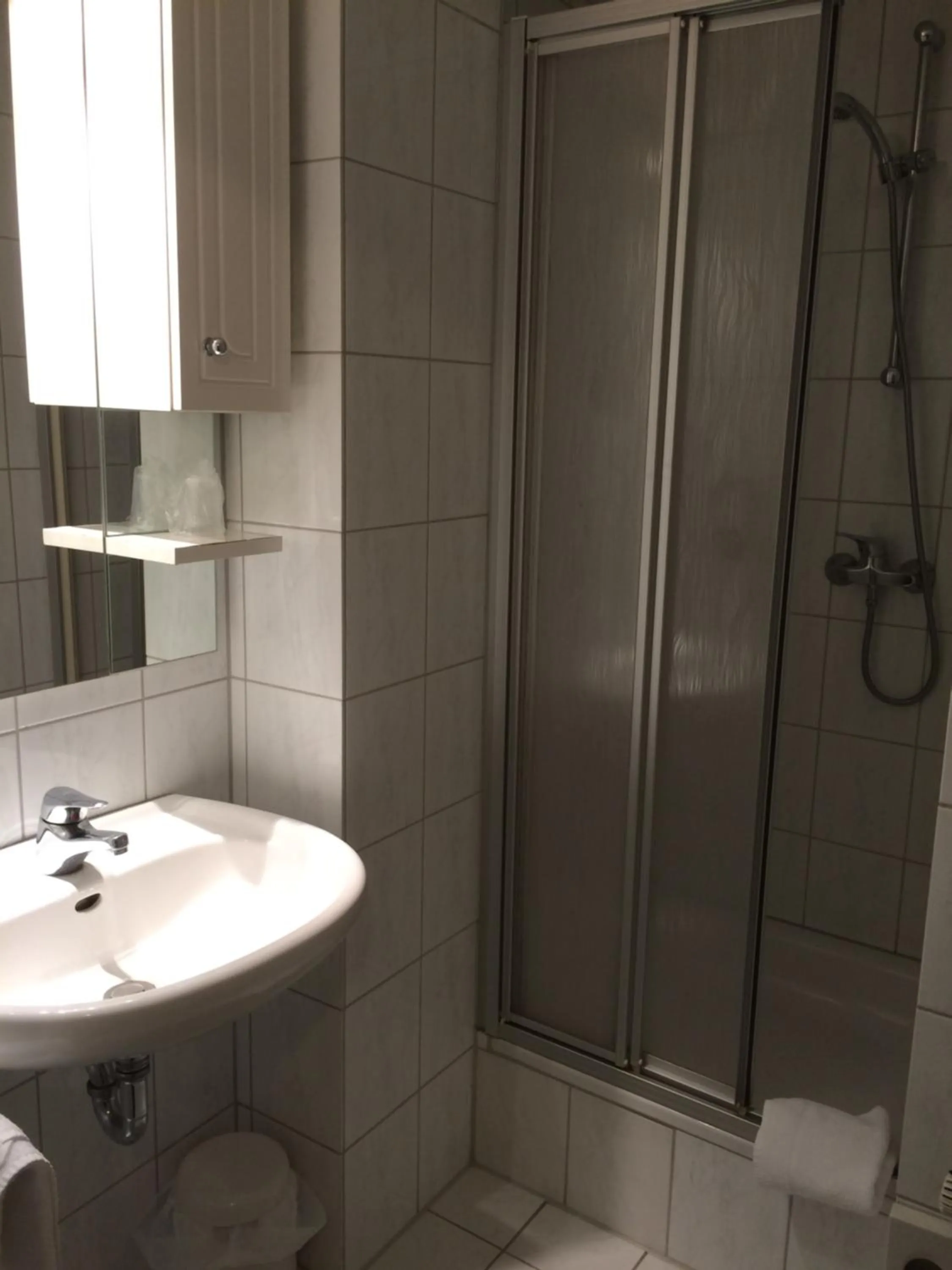 Shower in Central Hotel