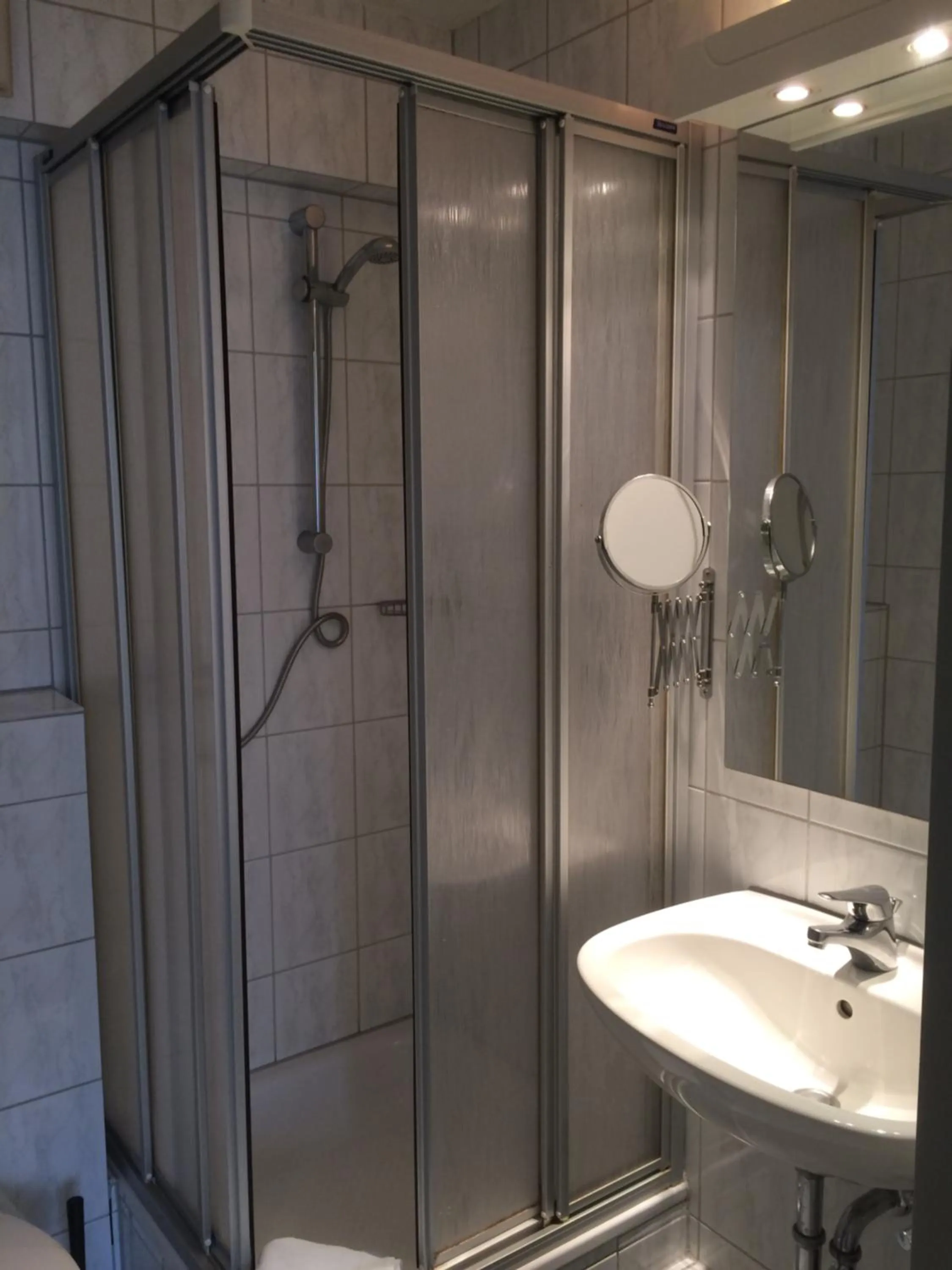 Shower in Central Hotel