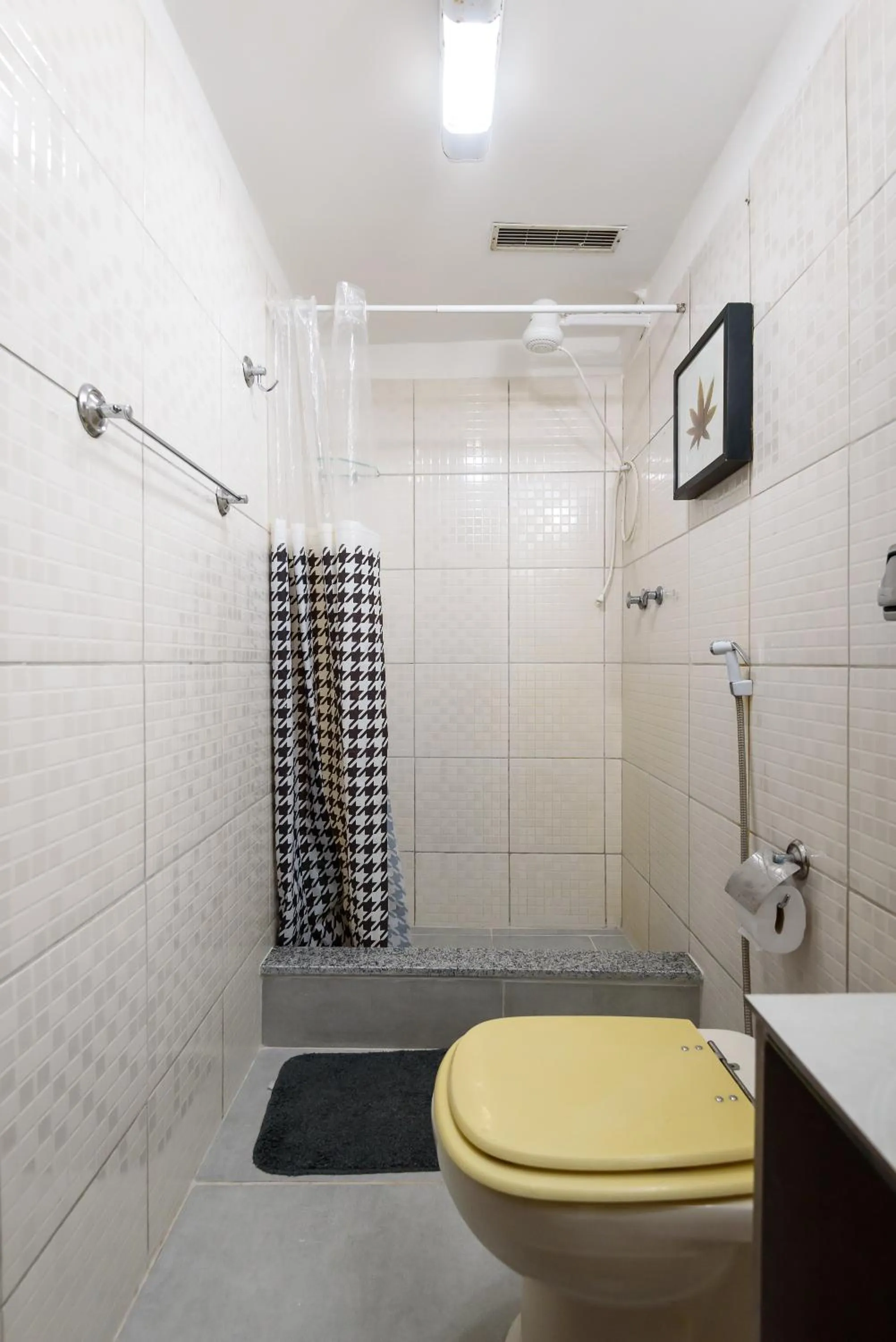 Shower in Santa Teresa Junto à Natureza