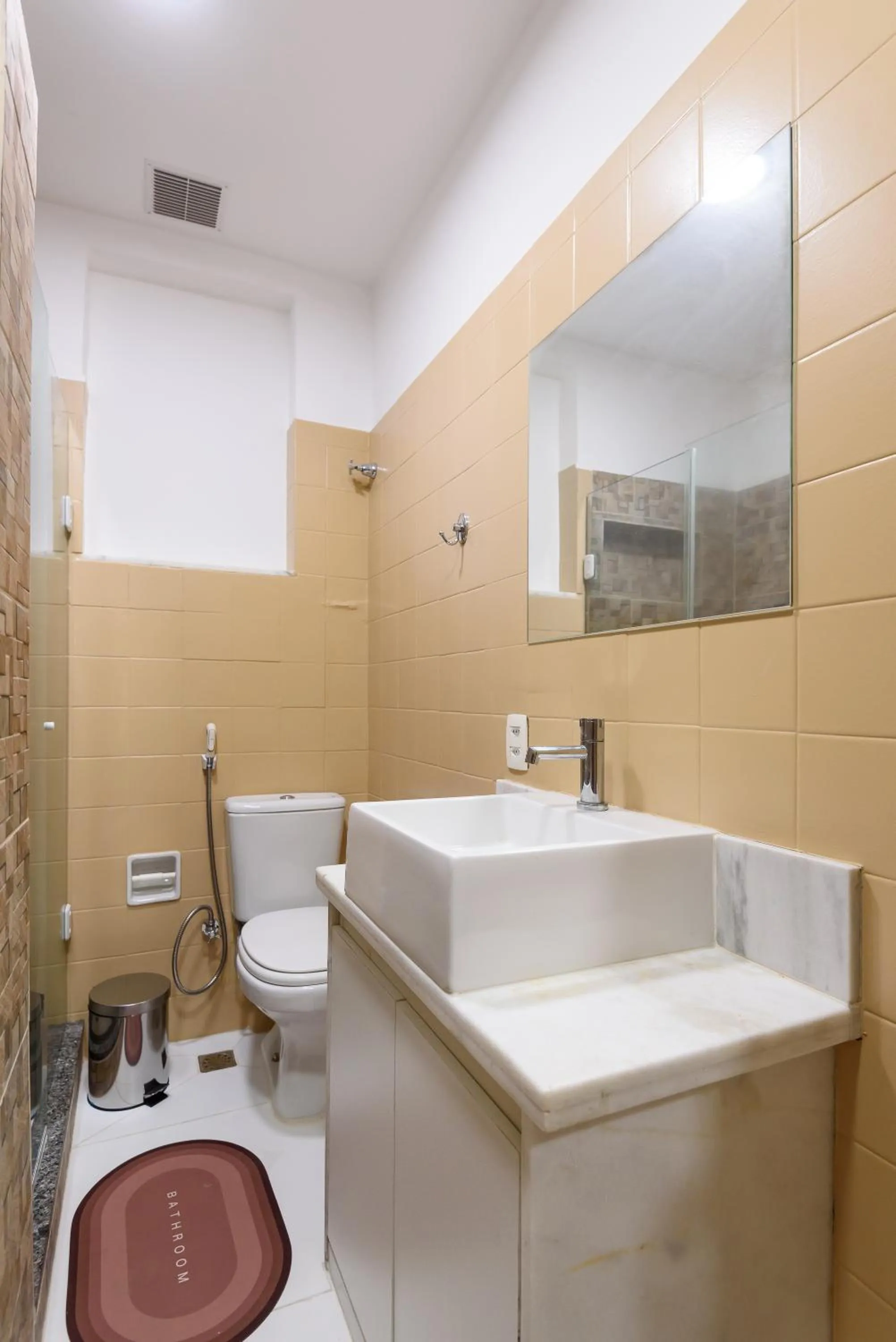 Toilet in Santa Teresa Junto à Natureza