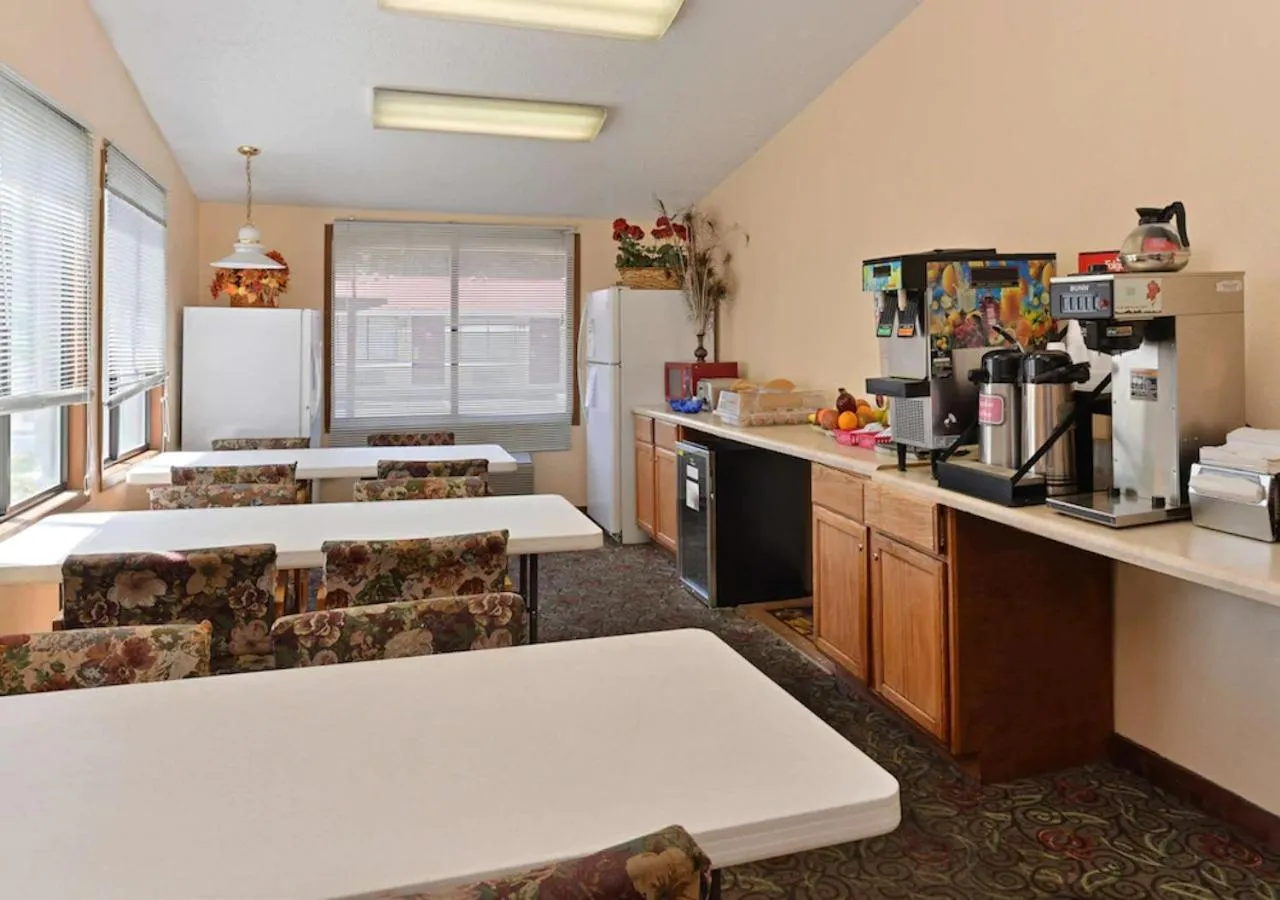 Continental breakfast, Bed in Nation's Inn Kinston