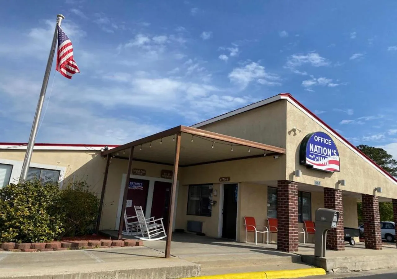 Facade/entrance in Nation's Inn Kinston