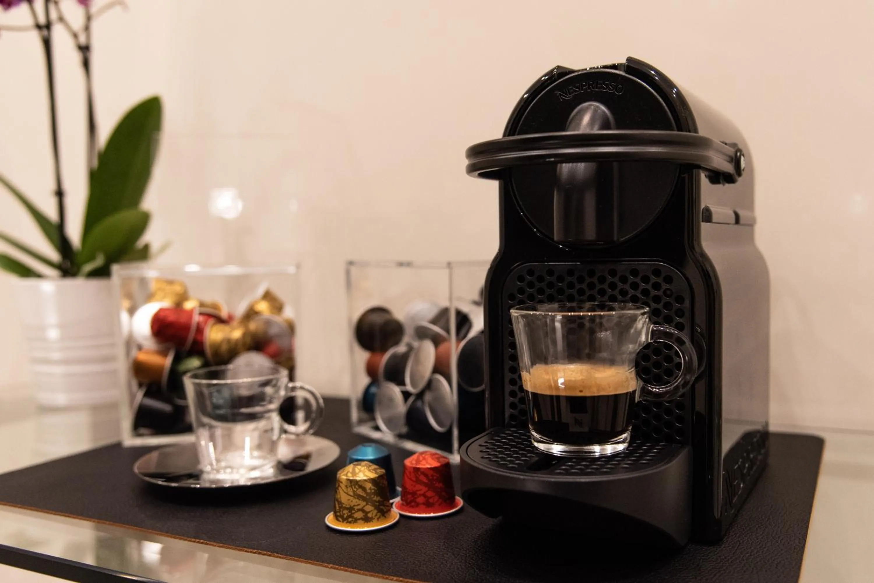 Coffee/tea facilities in XXIV Domus Luxury Suites