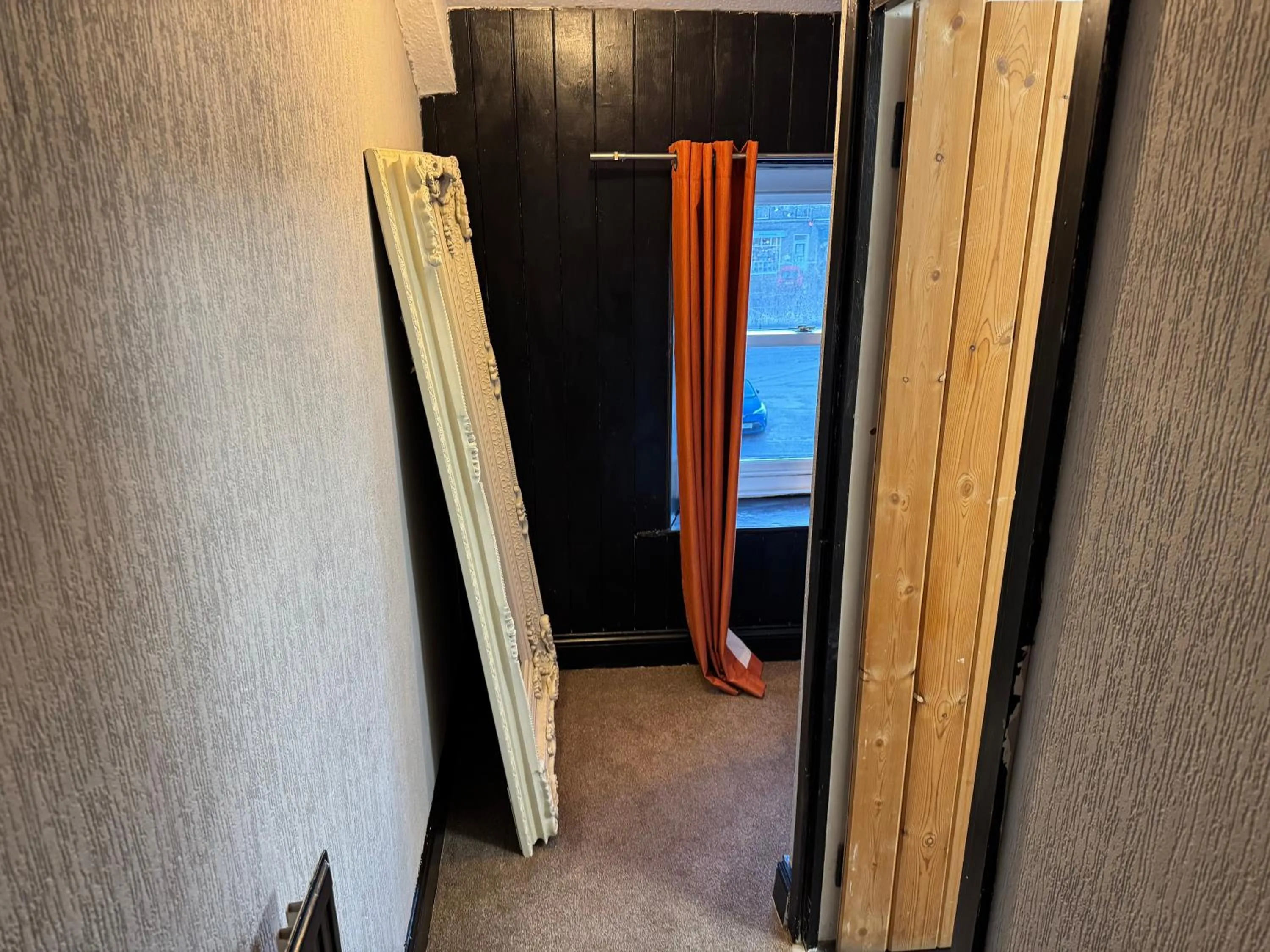 Bedroom in The Black Swan Hotel