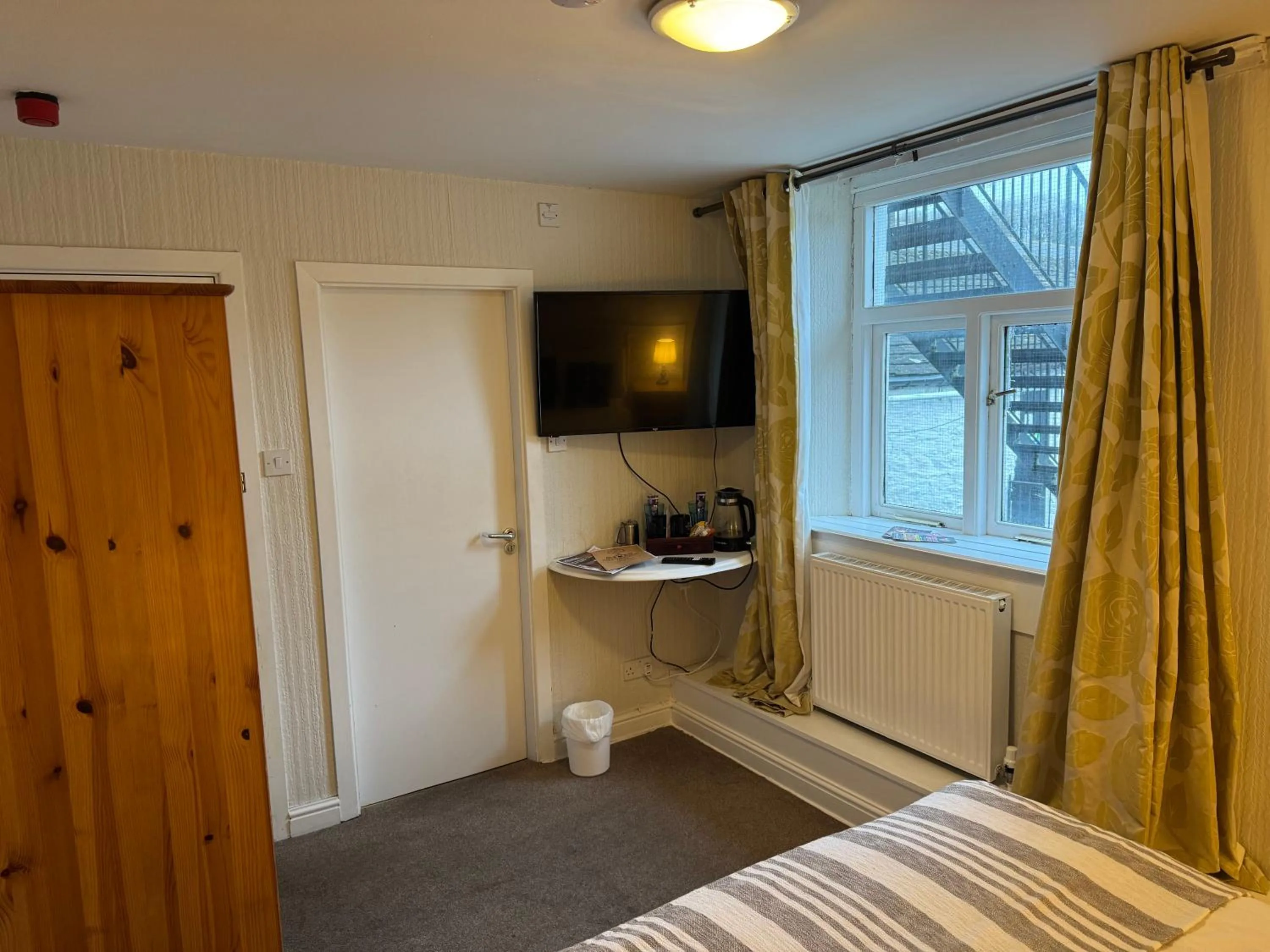 Photo of the whole room in The Black Swan Hotel