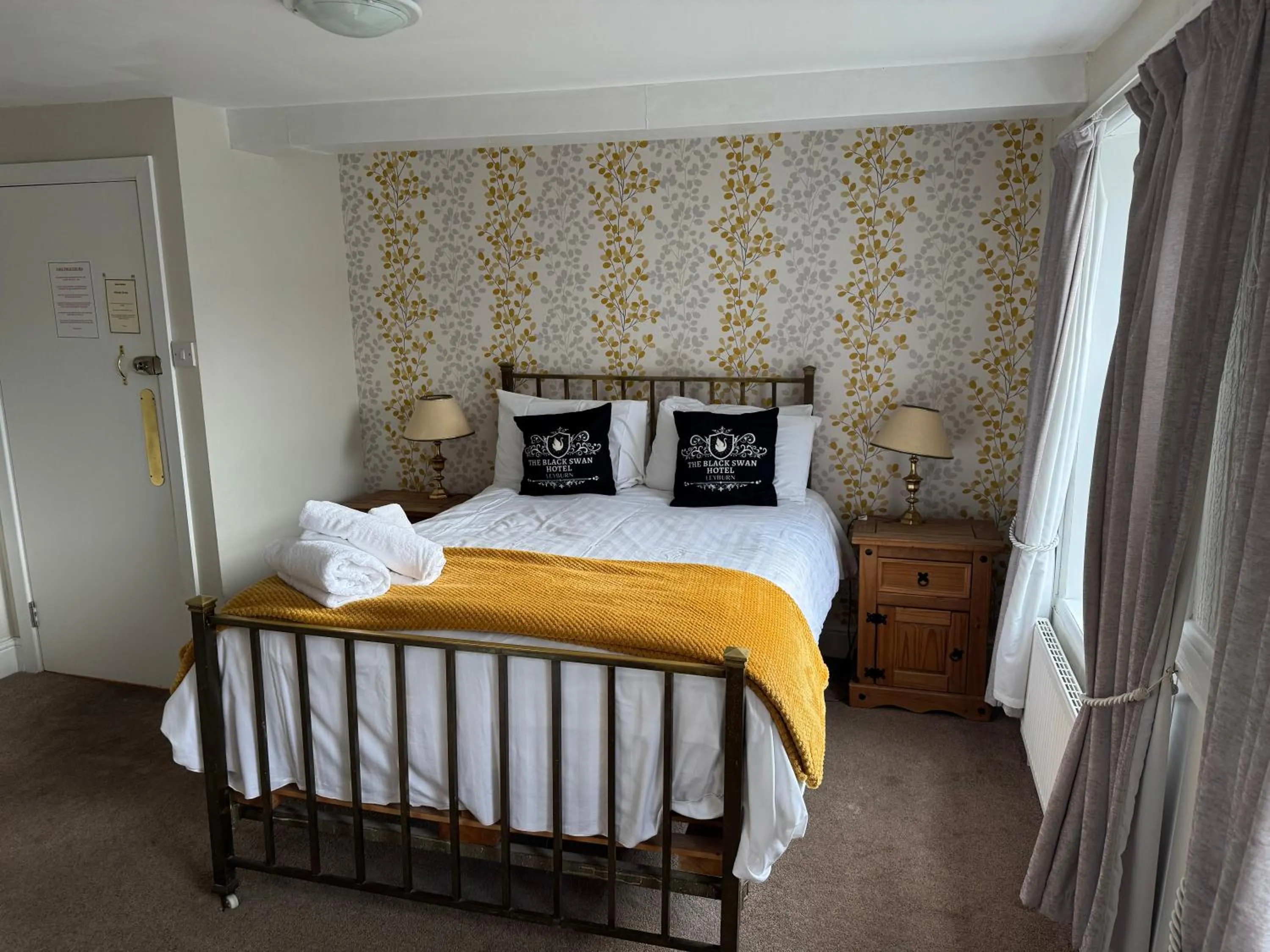 Photo of the whole room in The Black Swan Hotel