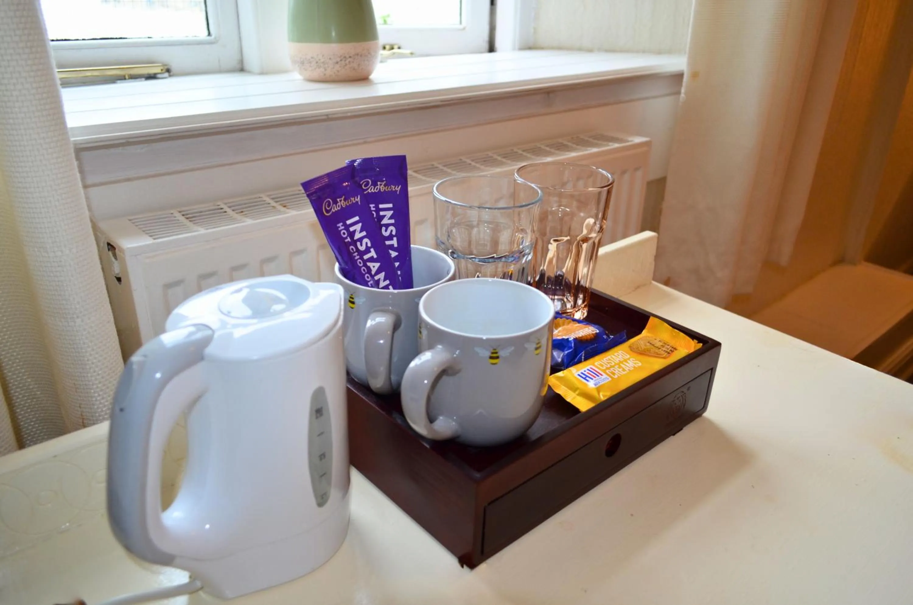 Coffee/tea facilities in The Black Swan Hotel