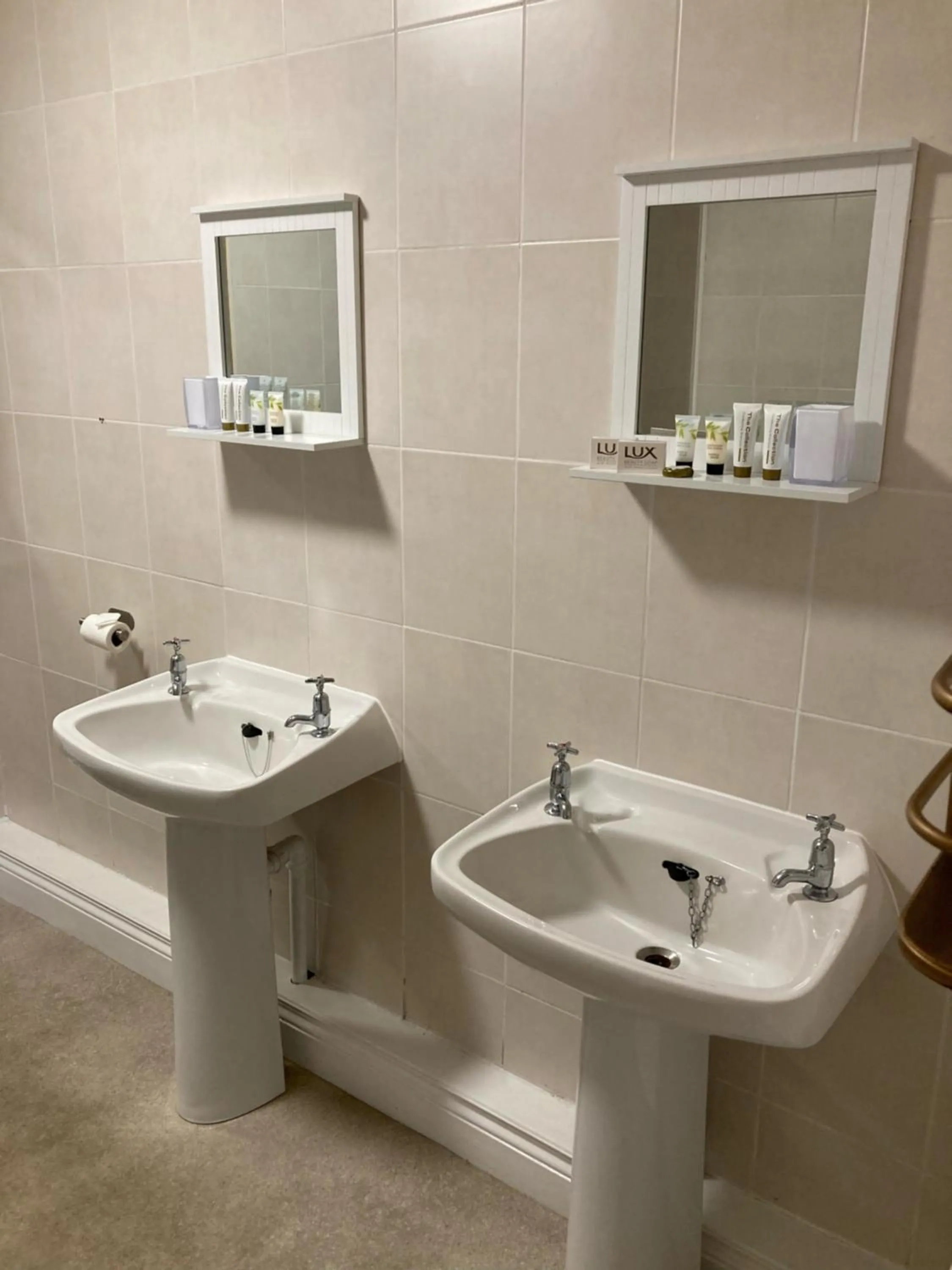 Bathroom in The Black Swan Hotel