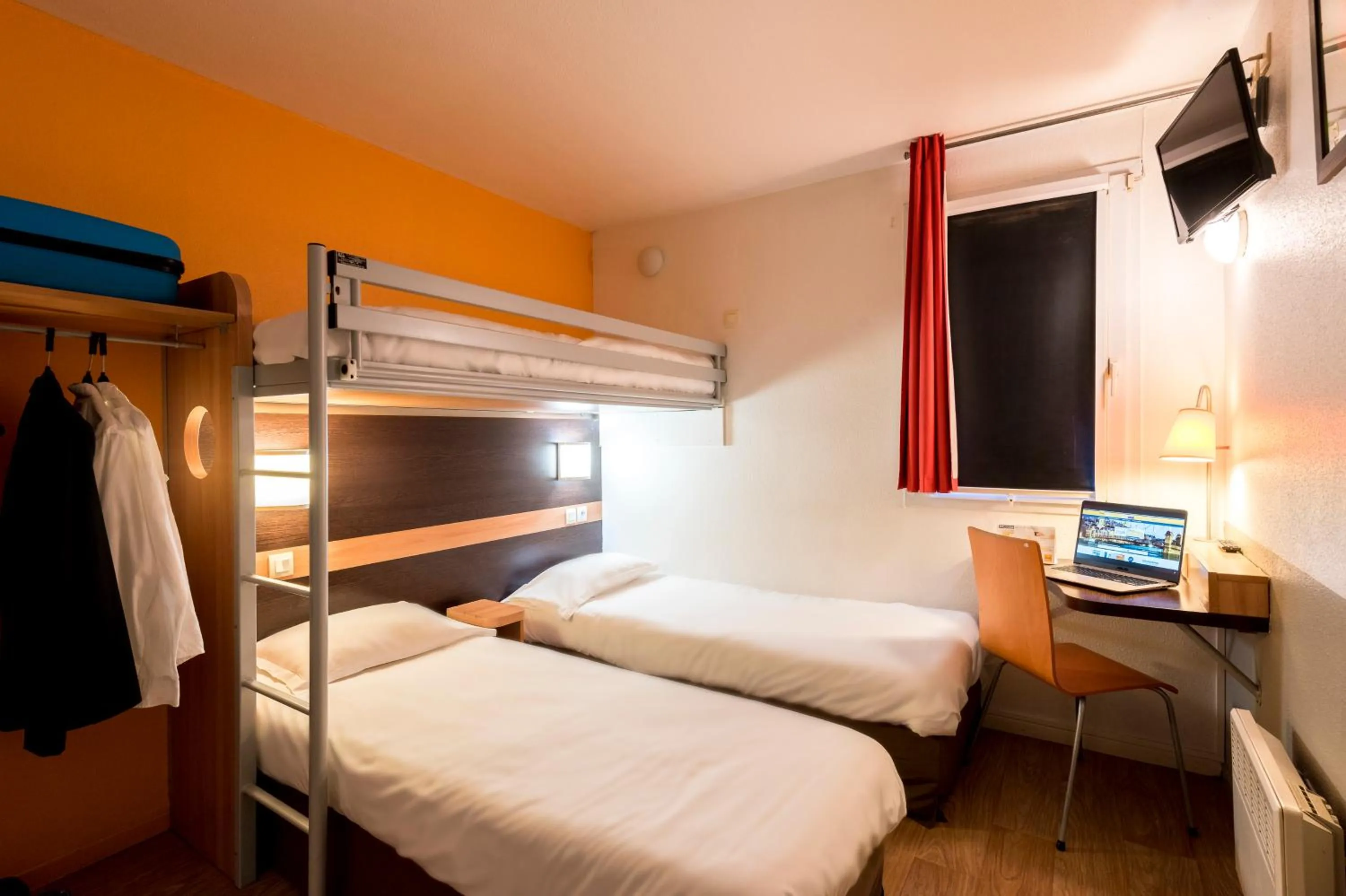 bunk bed, Bed in Premiere Classe Annecy Nord - Epagny