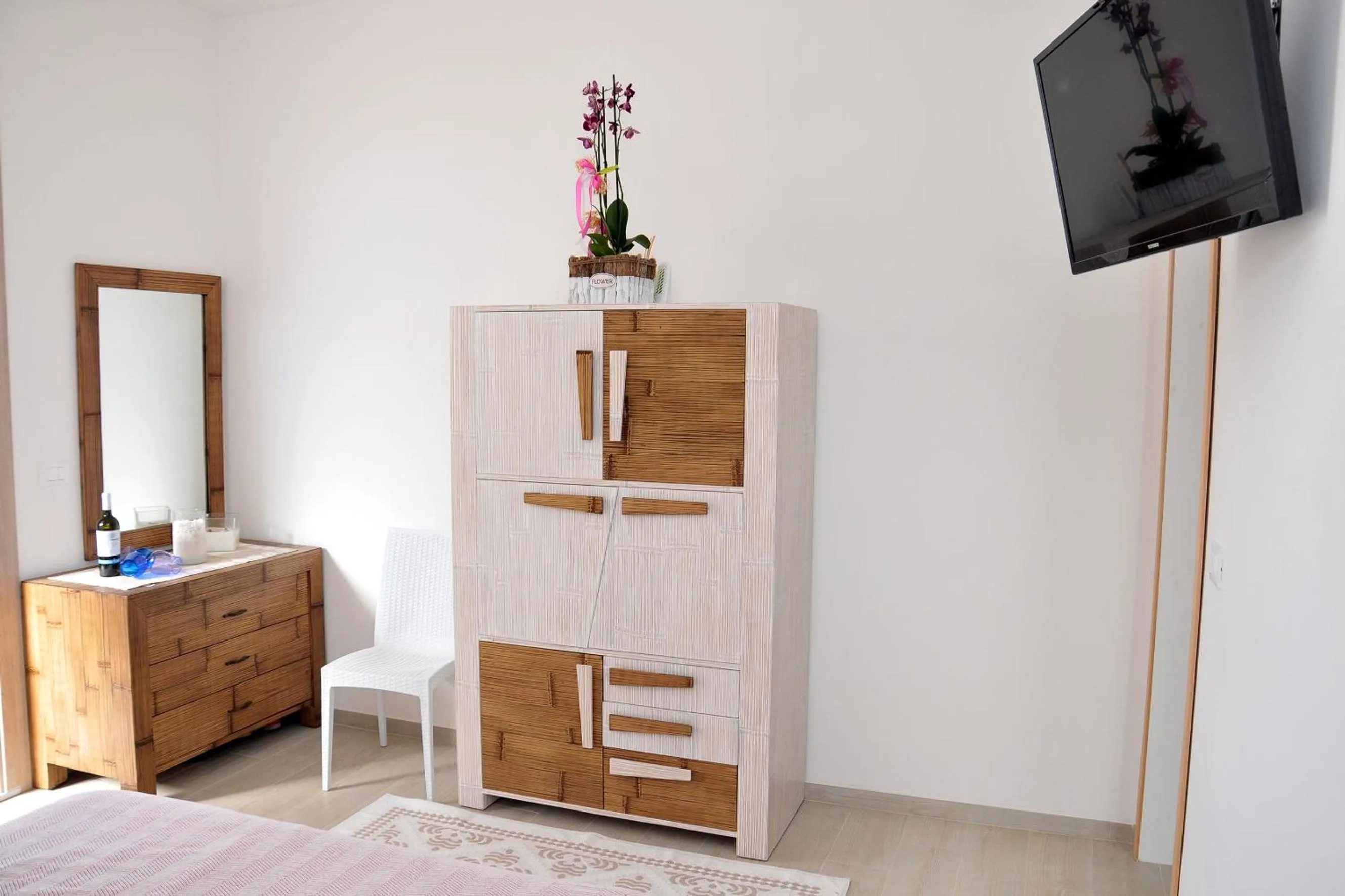 Photo of the whole room, Bed in Sant Isidoro suite