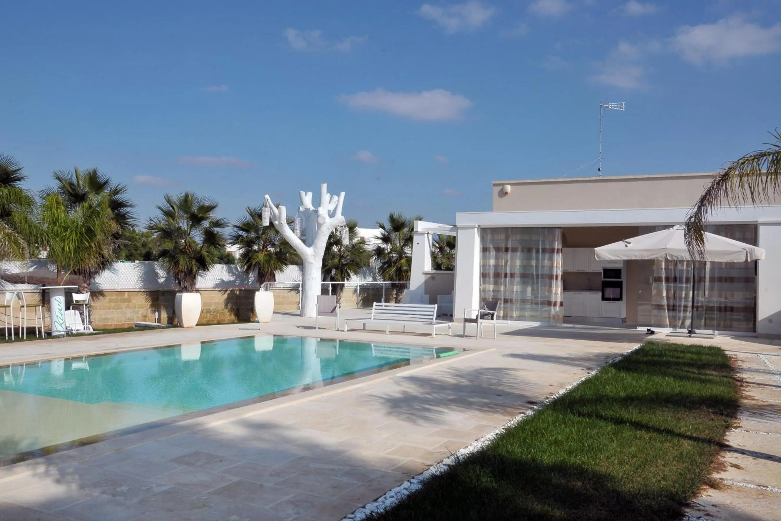 Property building in Sant Isidoro suite