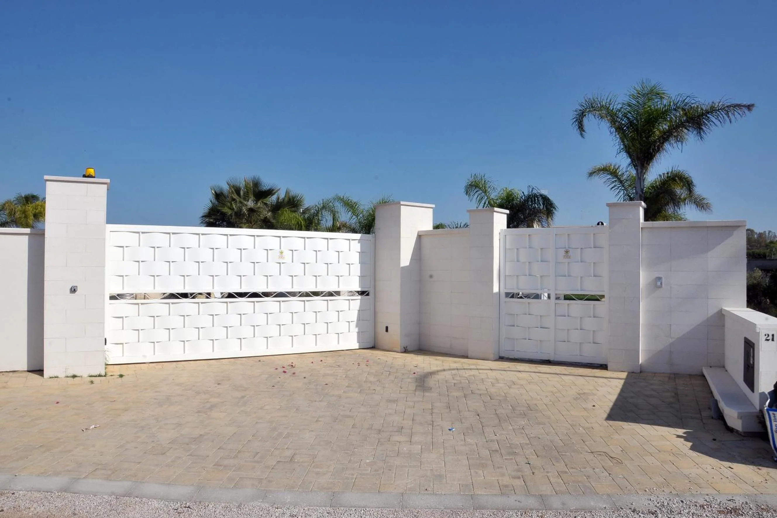 Facade/entrance in Sant Isidoro suite