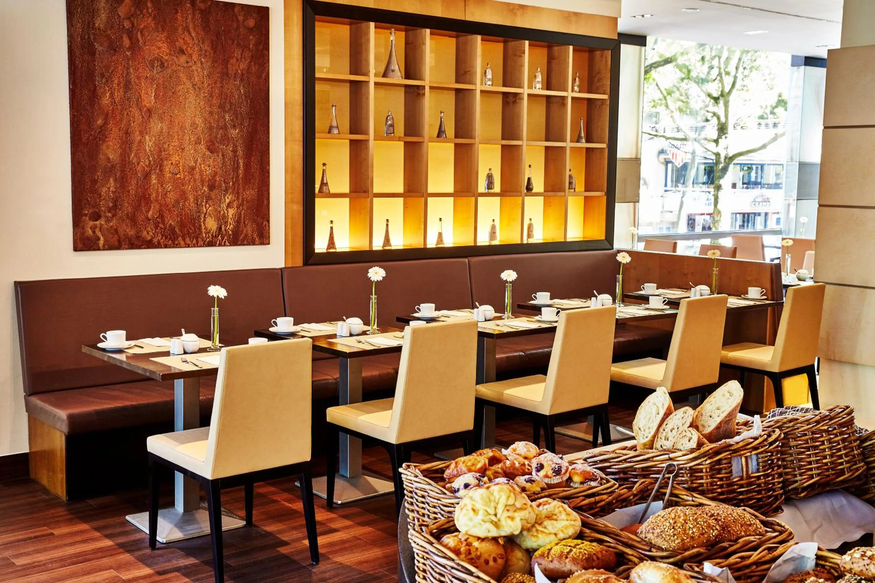 Restaurant/places to eat in Steigenberger Hotel Köln