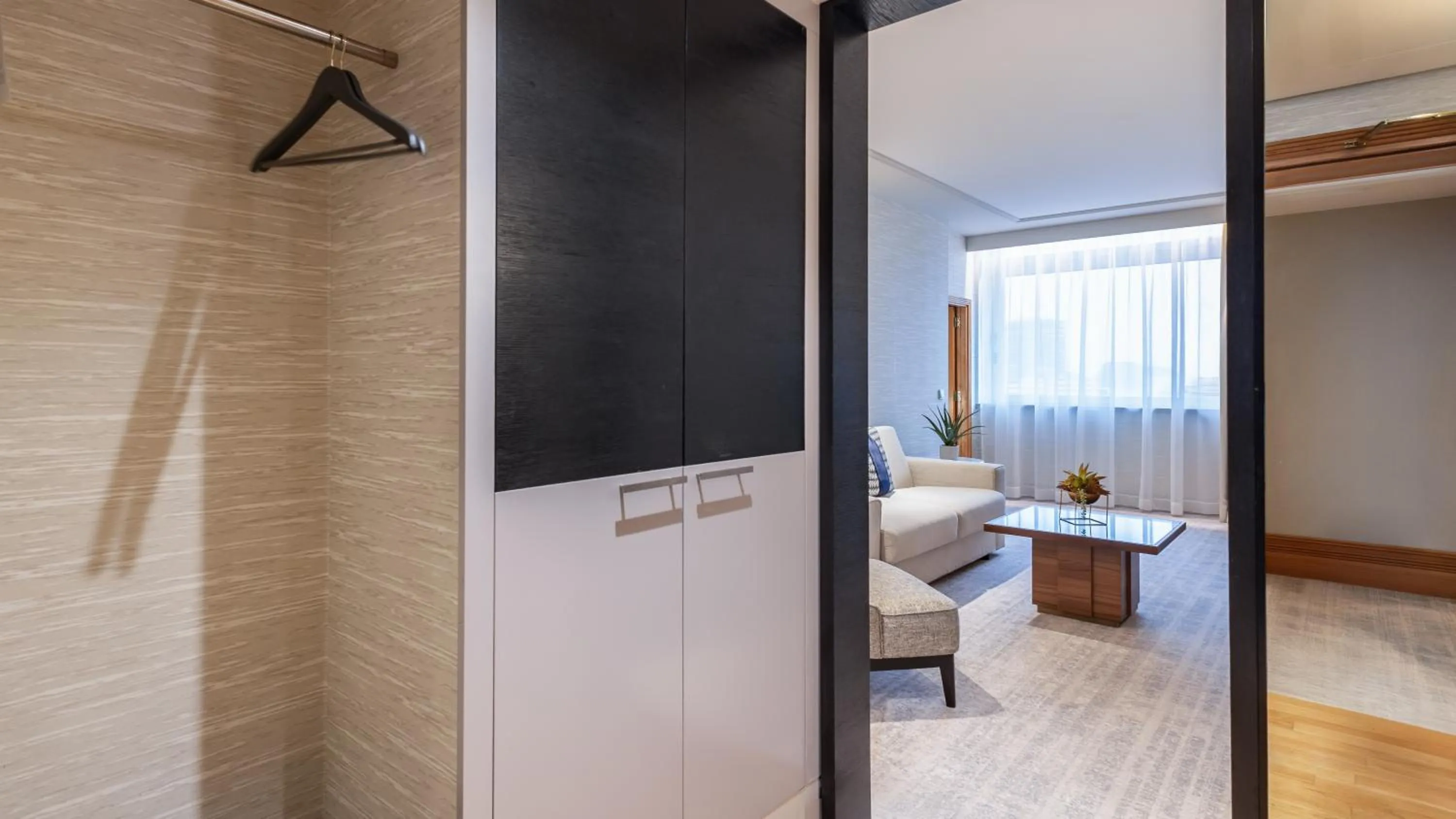 wardrobe in InterContinental Berlin by IHG