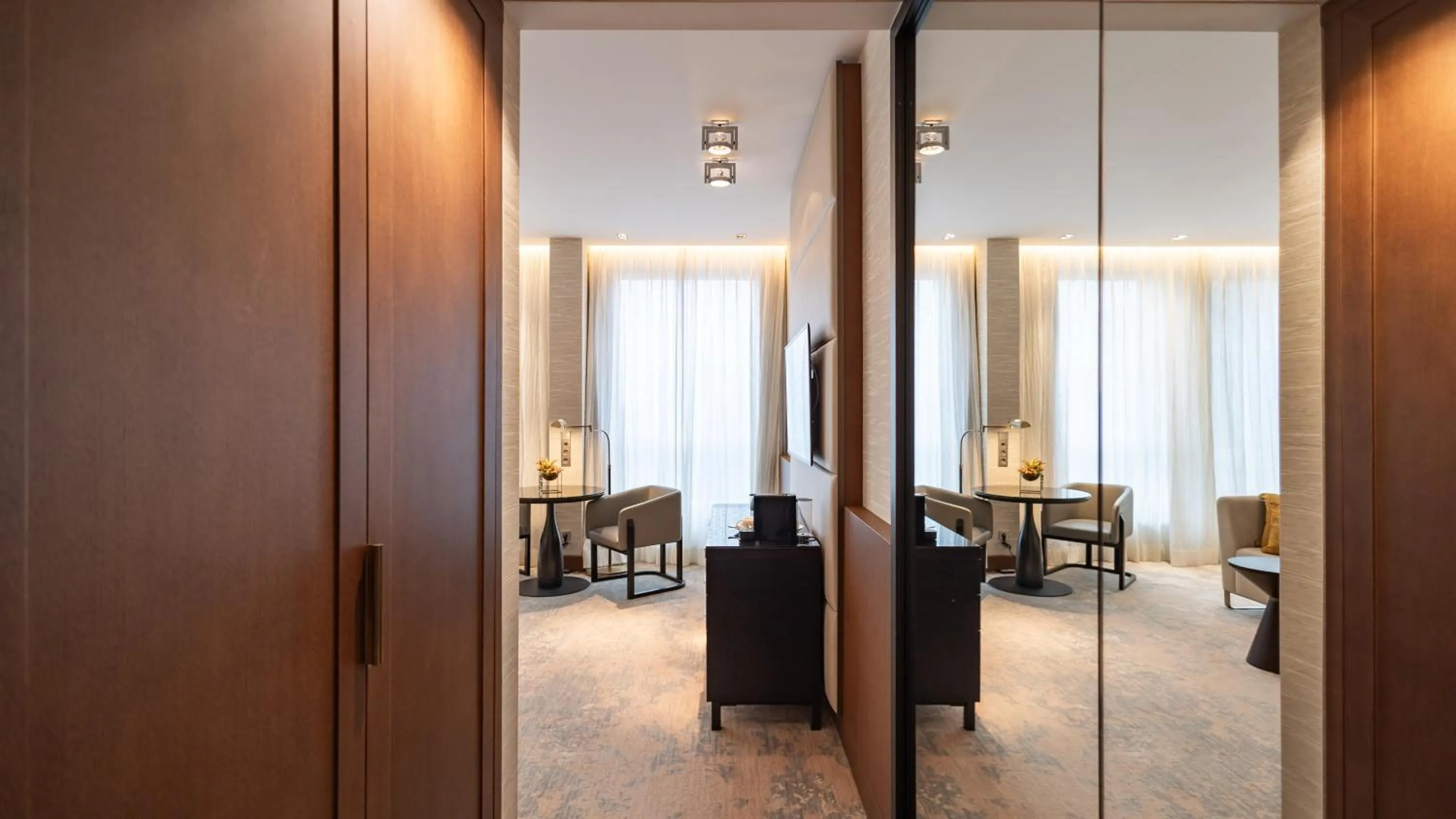 wardrobe in InterContinental Berlin by IHG
