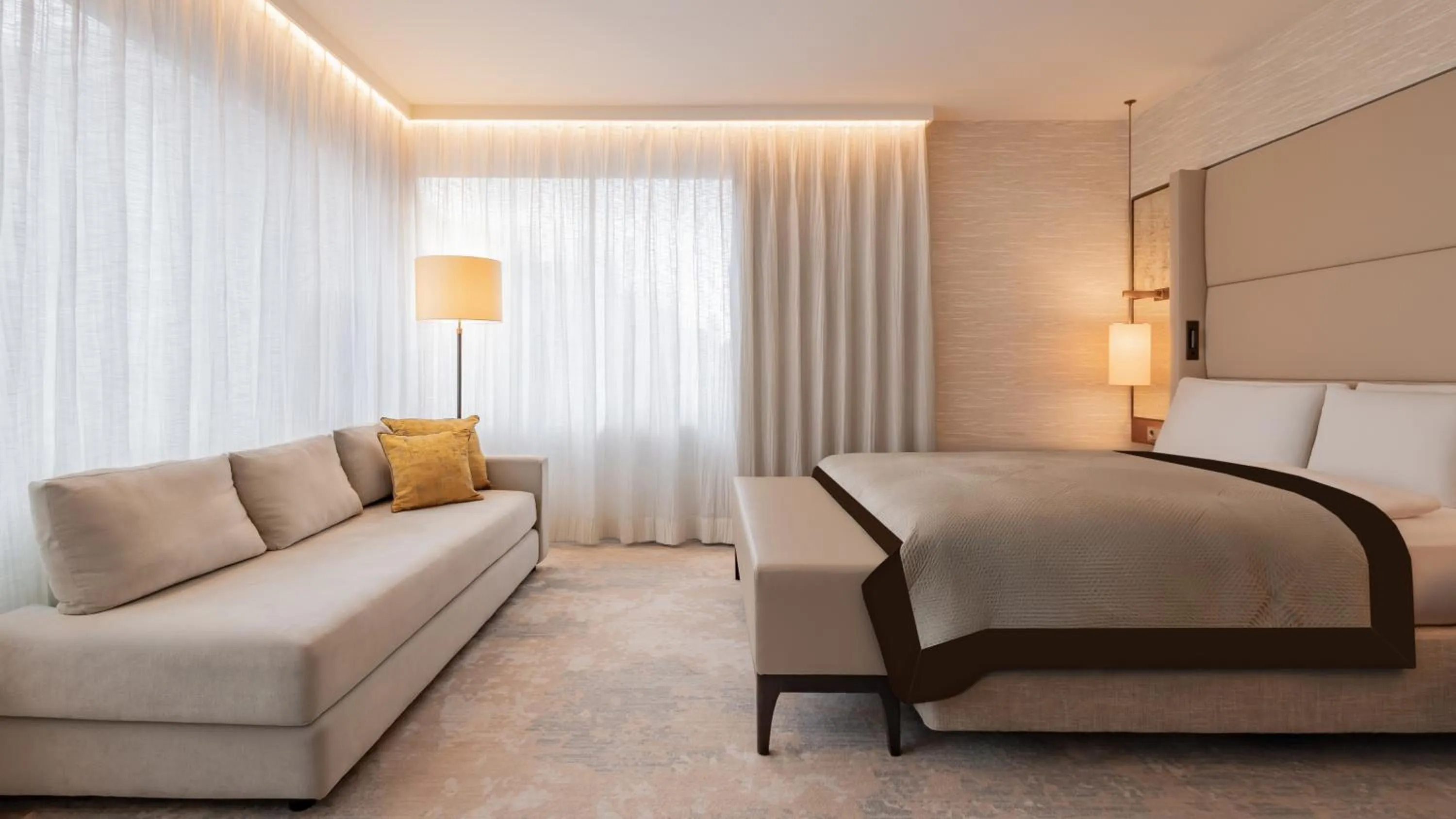 Bed in InterContinental Berlin by IHG