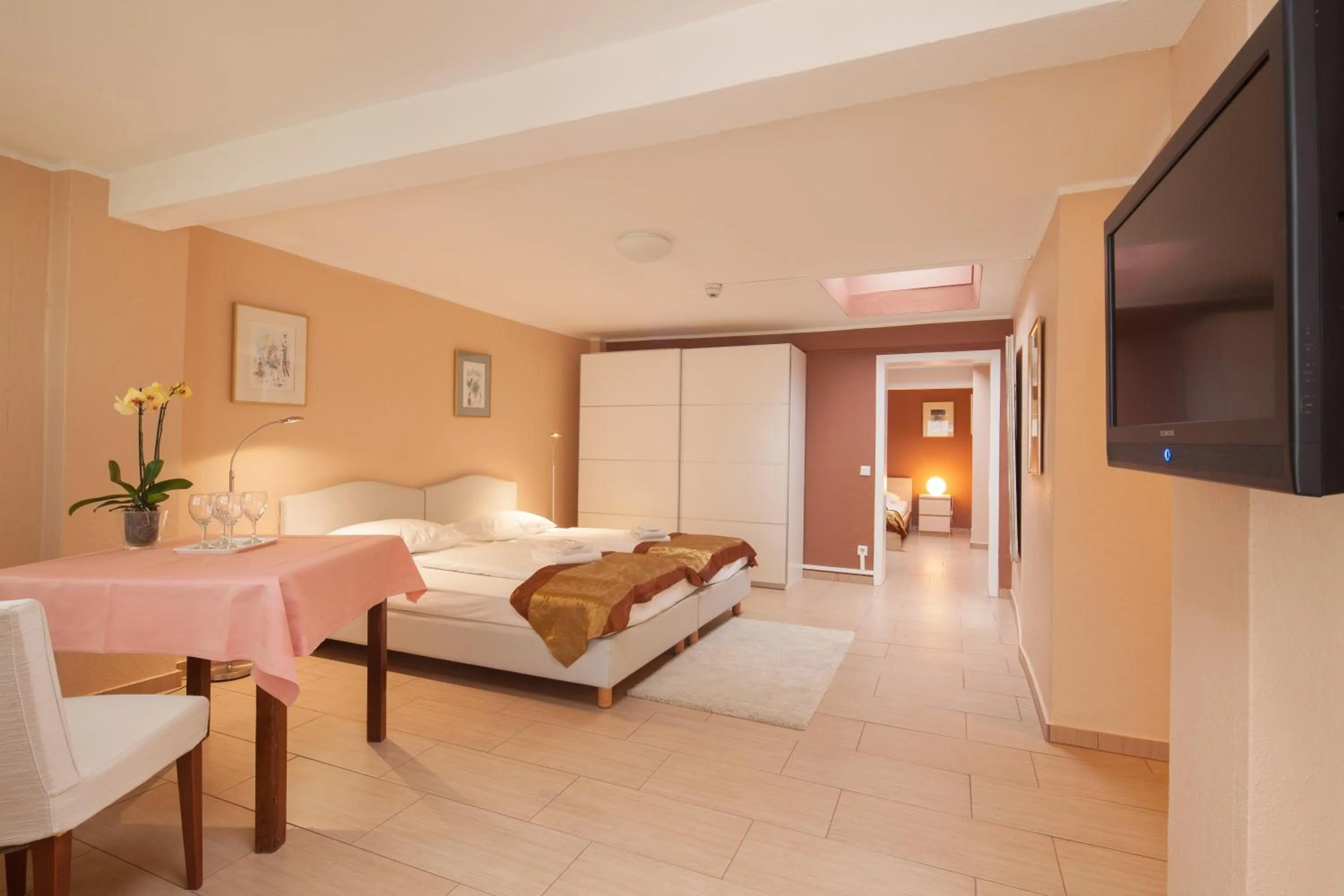 Photo of the whole room, Bed in Hotel Herzog