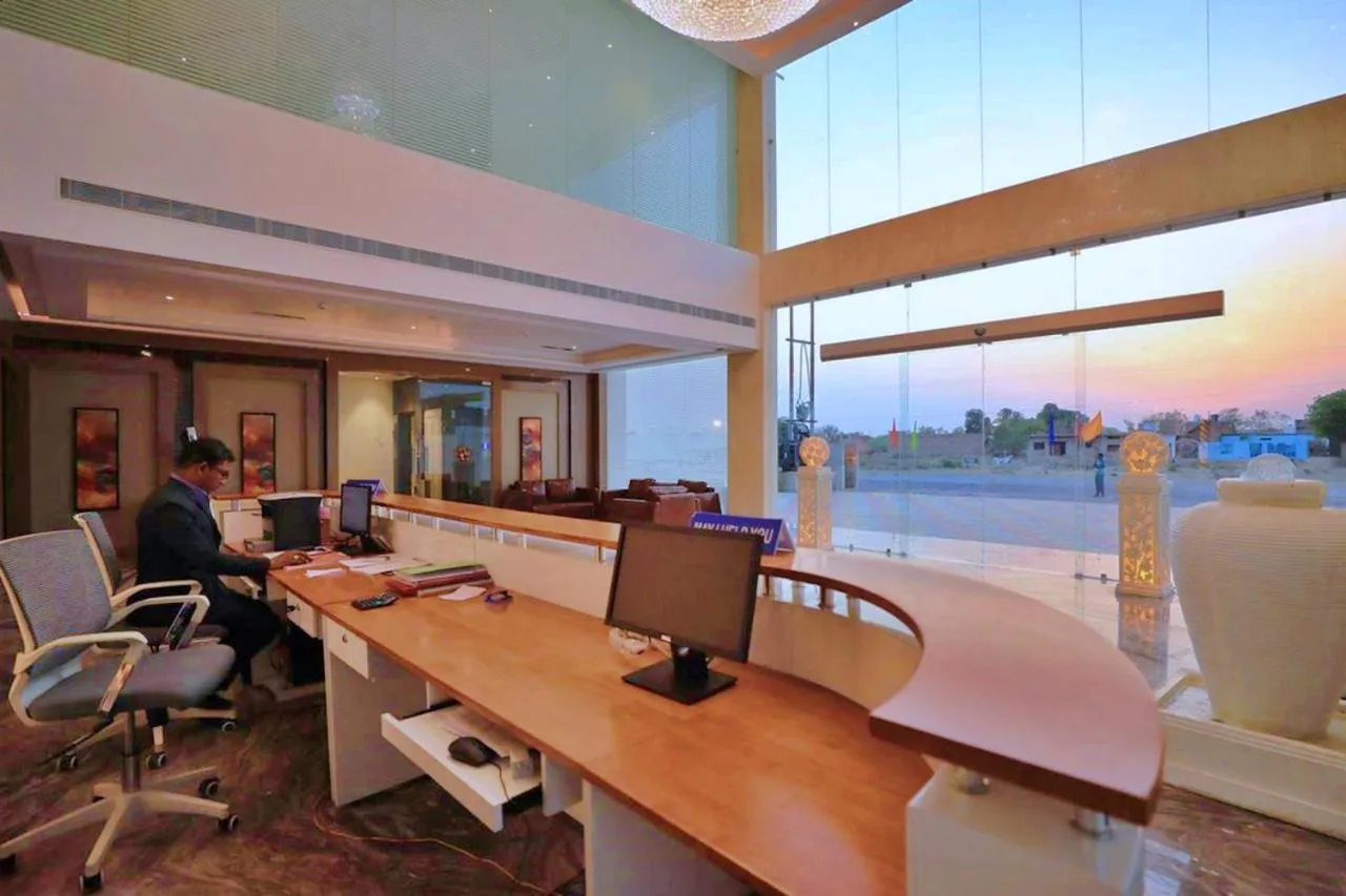 Lobby or reception in Bindiram Express by ShriGo Hotels