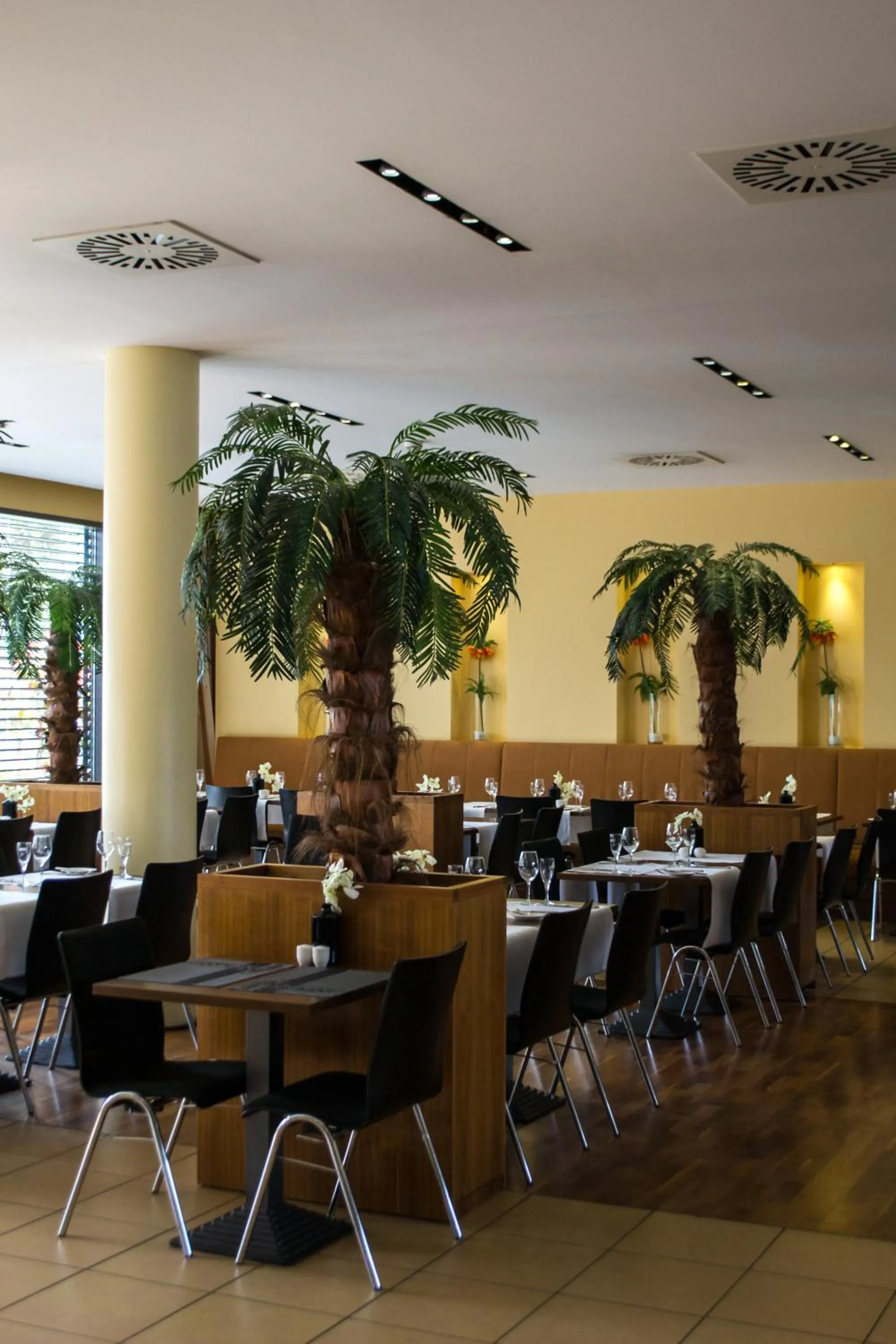 Restaurant/Places to Eat in Relexa Hotel Ratingen City