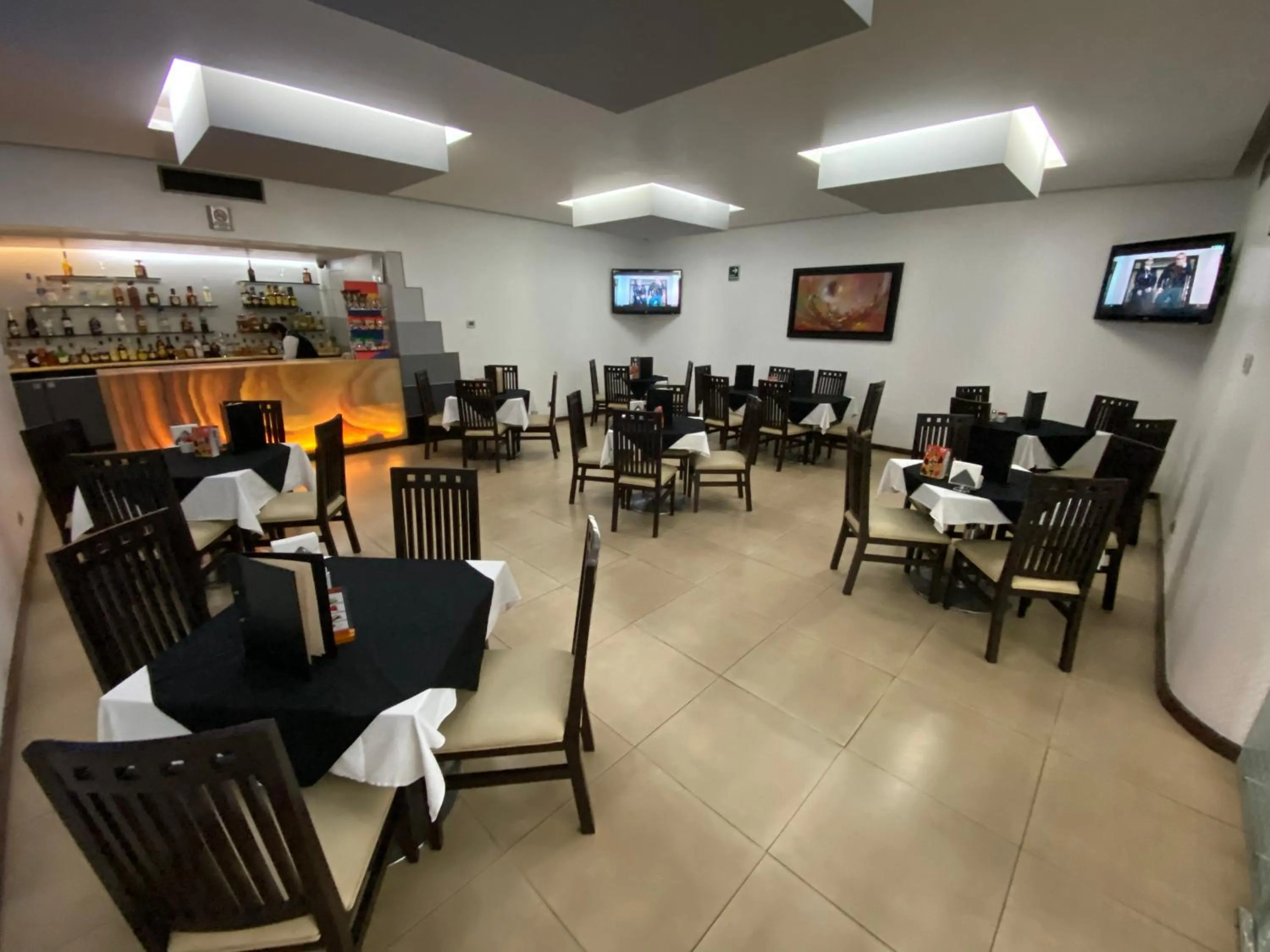 Restaurant/places to eat in Hotel Ibiza Plaza
