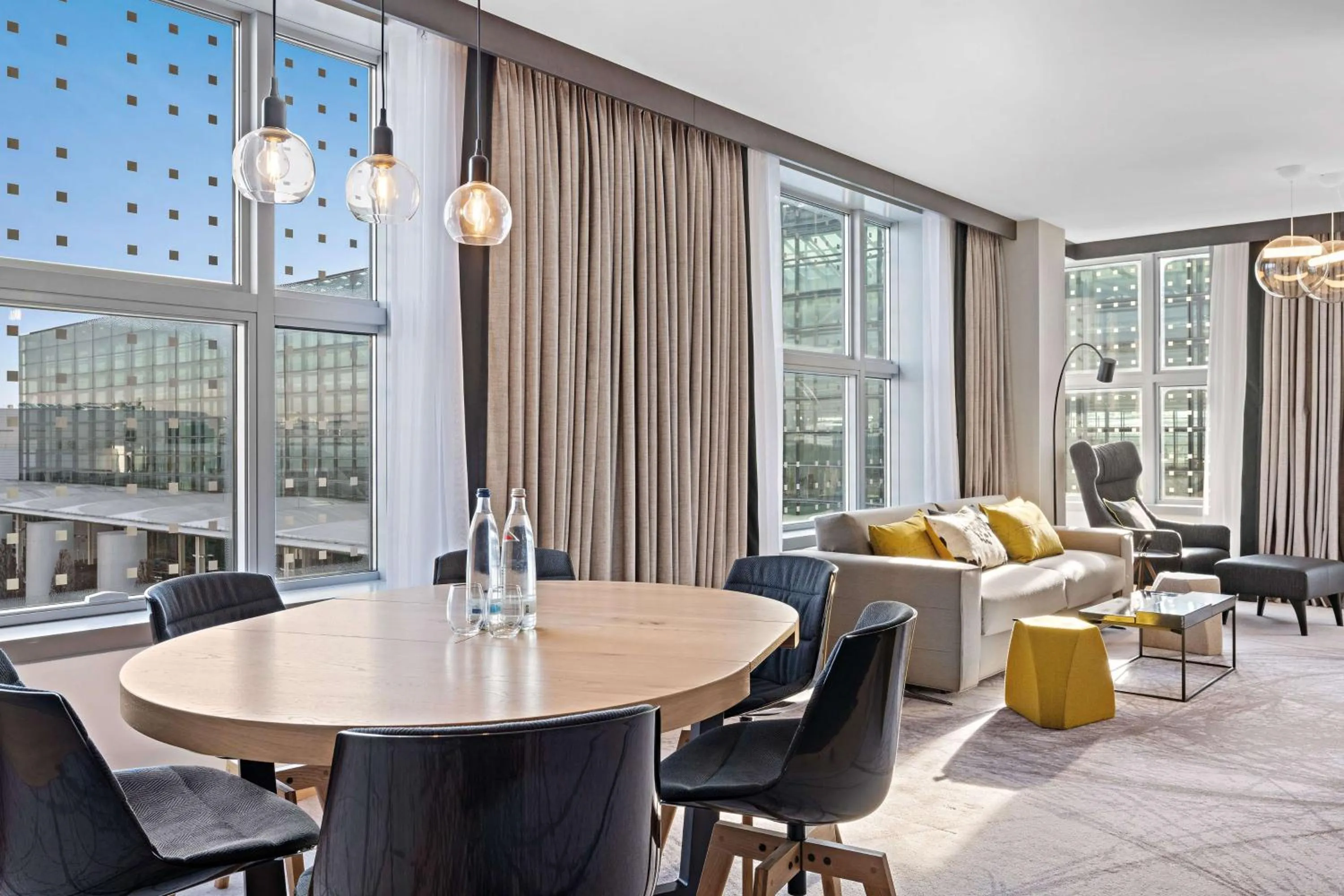 Living room in Hilton Munich Airport