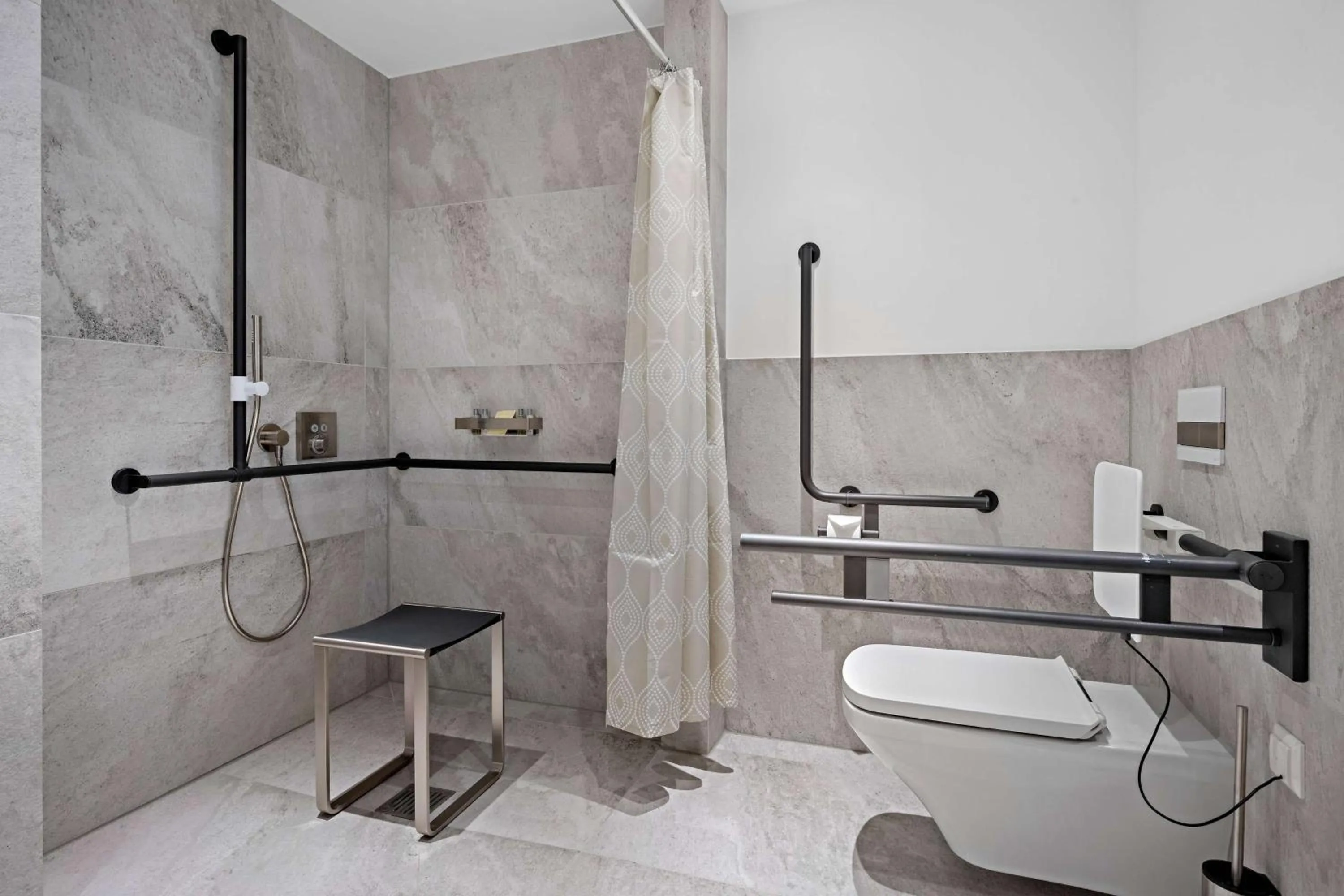 Bathroom in Hilton Munich Airport