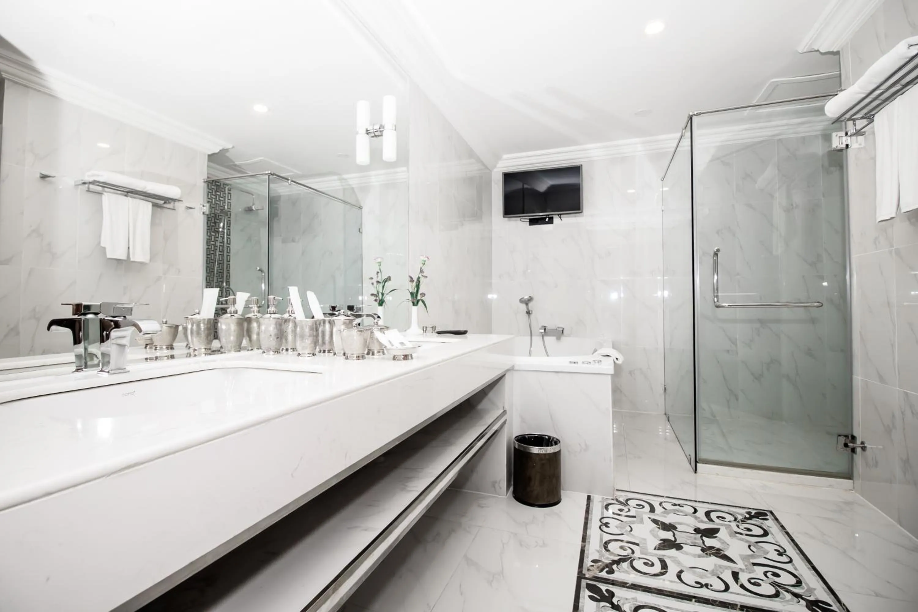 Bathroom in LAOTEL VIENTIANE