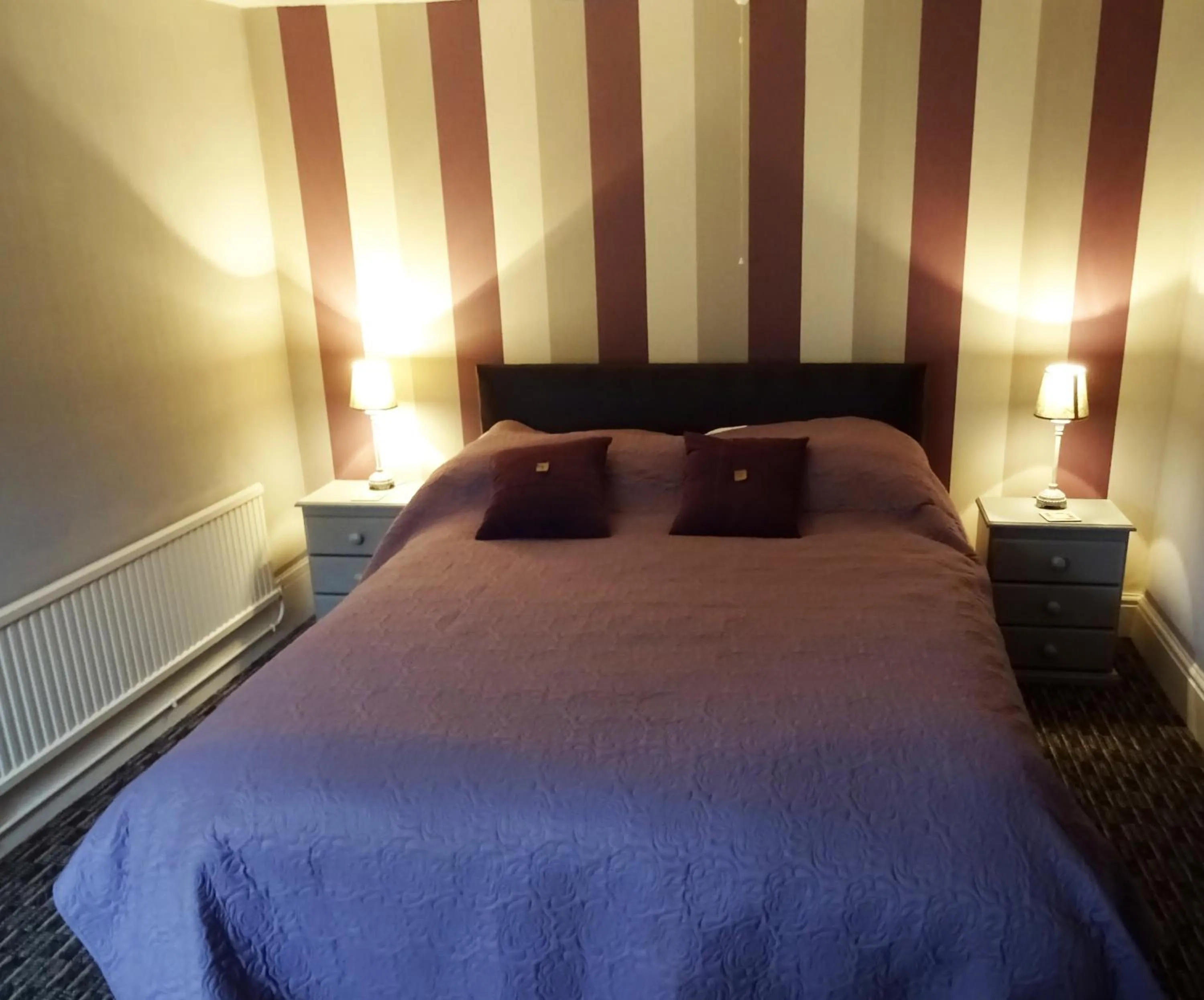 Bedroom, Bed in Beechwood House