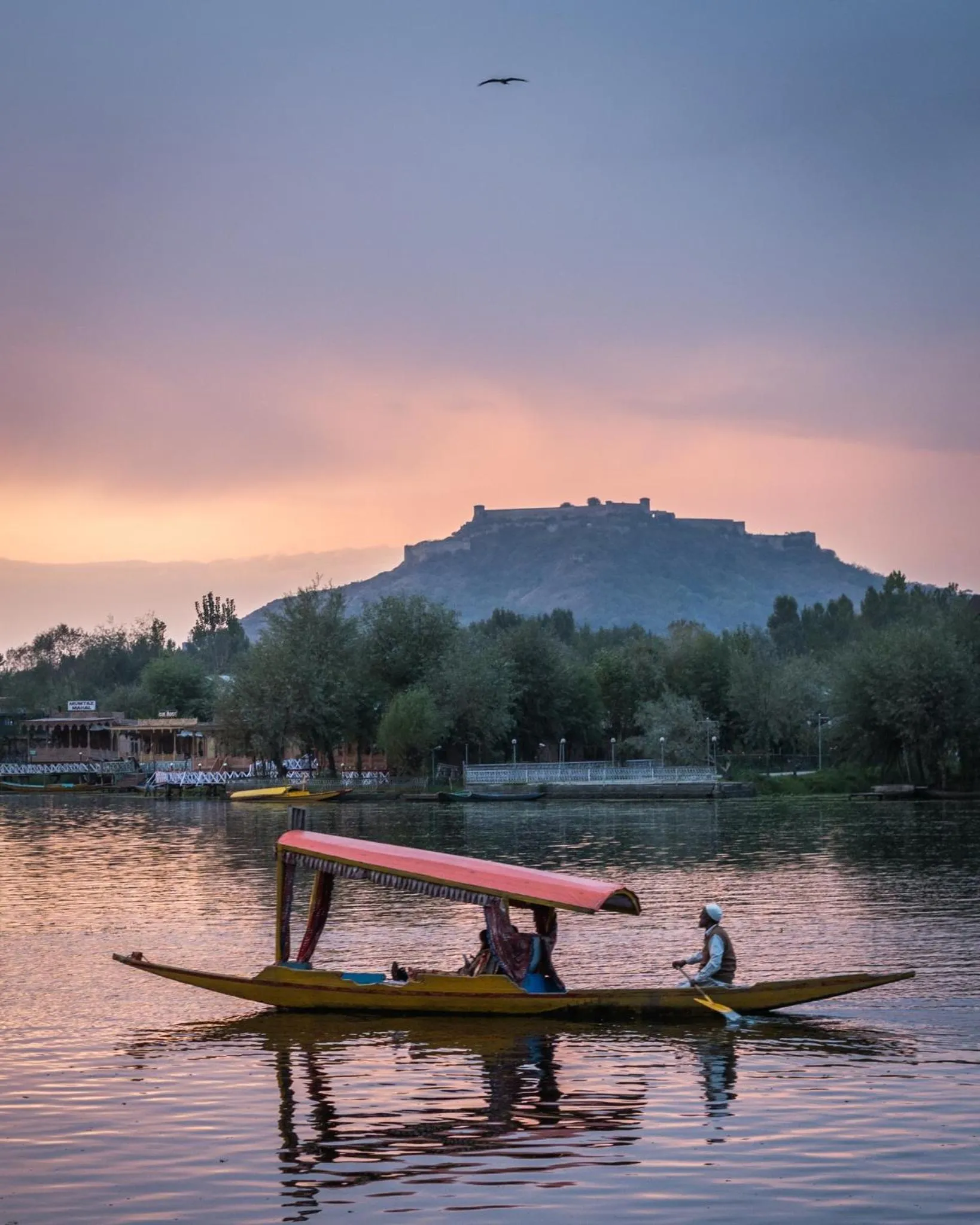 Canoeing in WelcomHeritage Gurkha Houseboats