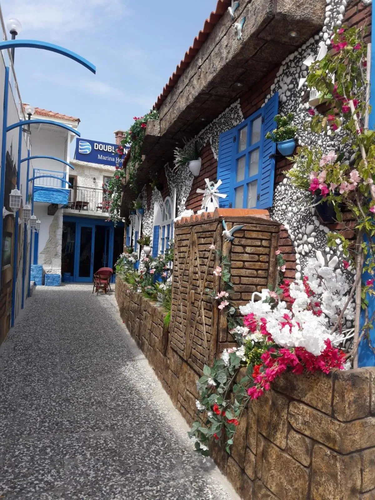 DOUBLE INN MARİNA HOTEL