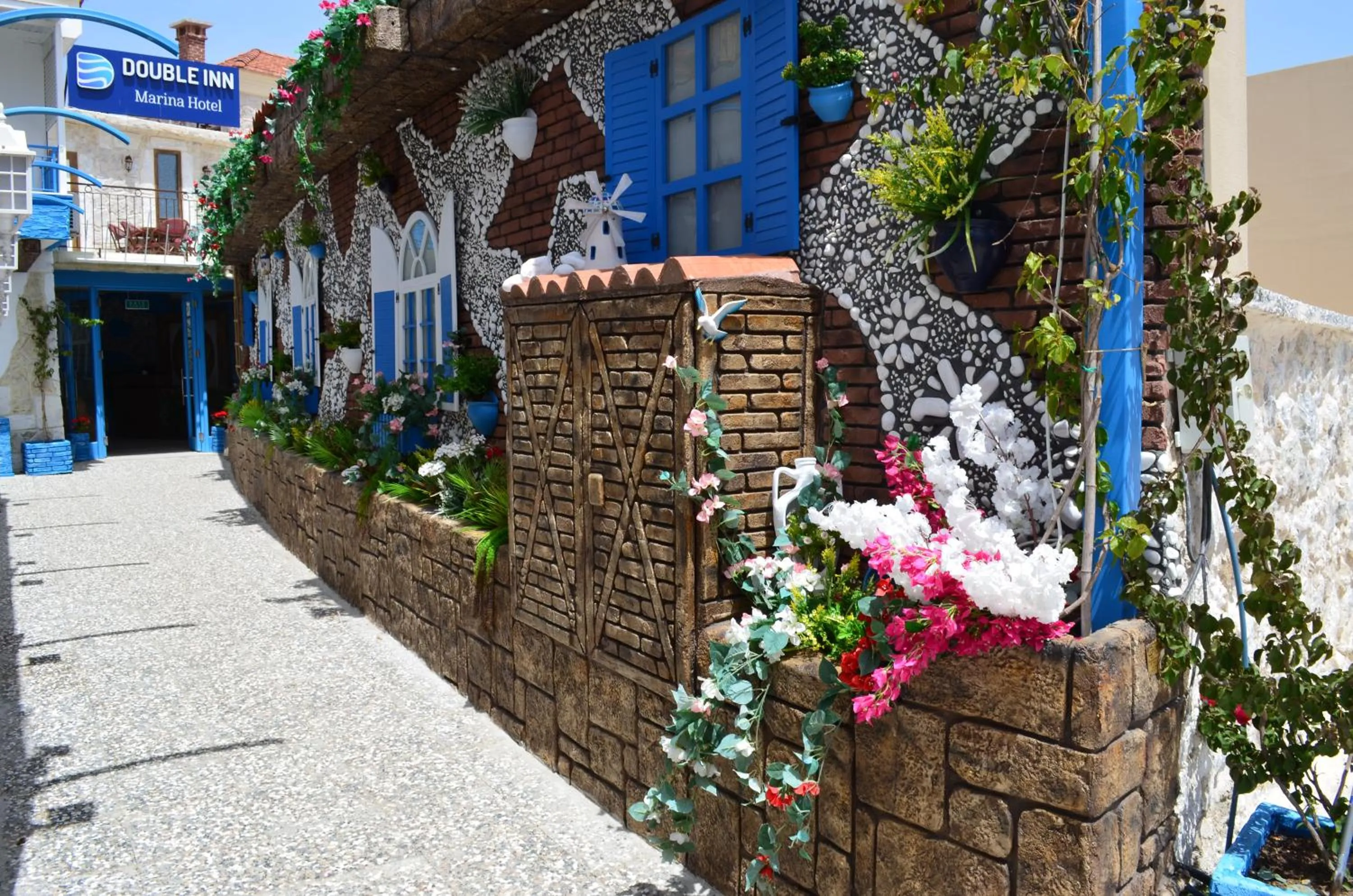 DOUBLE INN MARİNA HOTEL