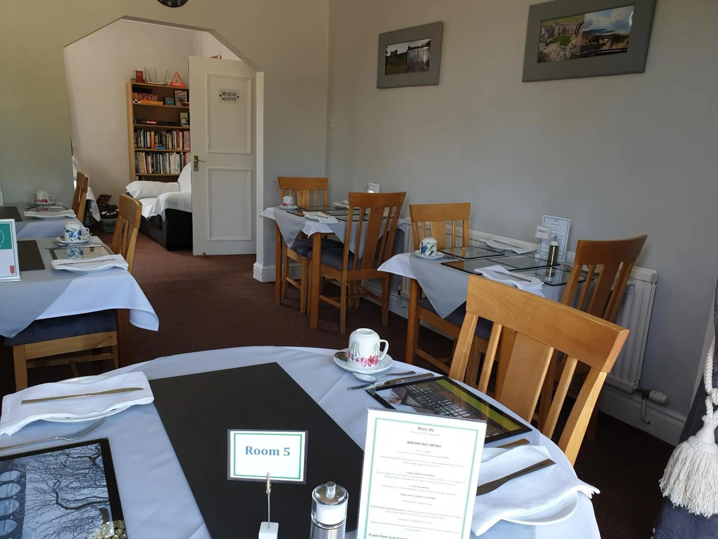 Dining area in Bronwye