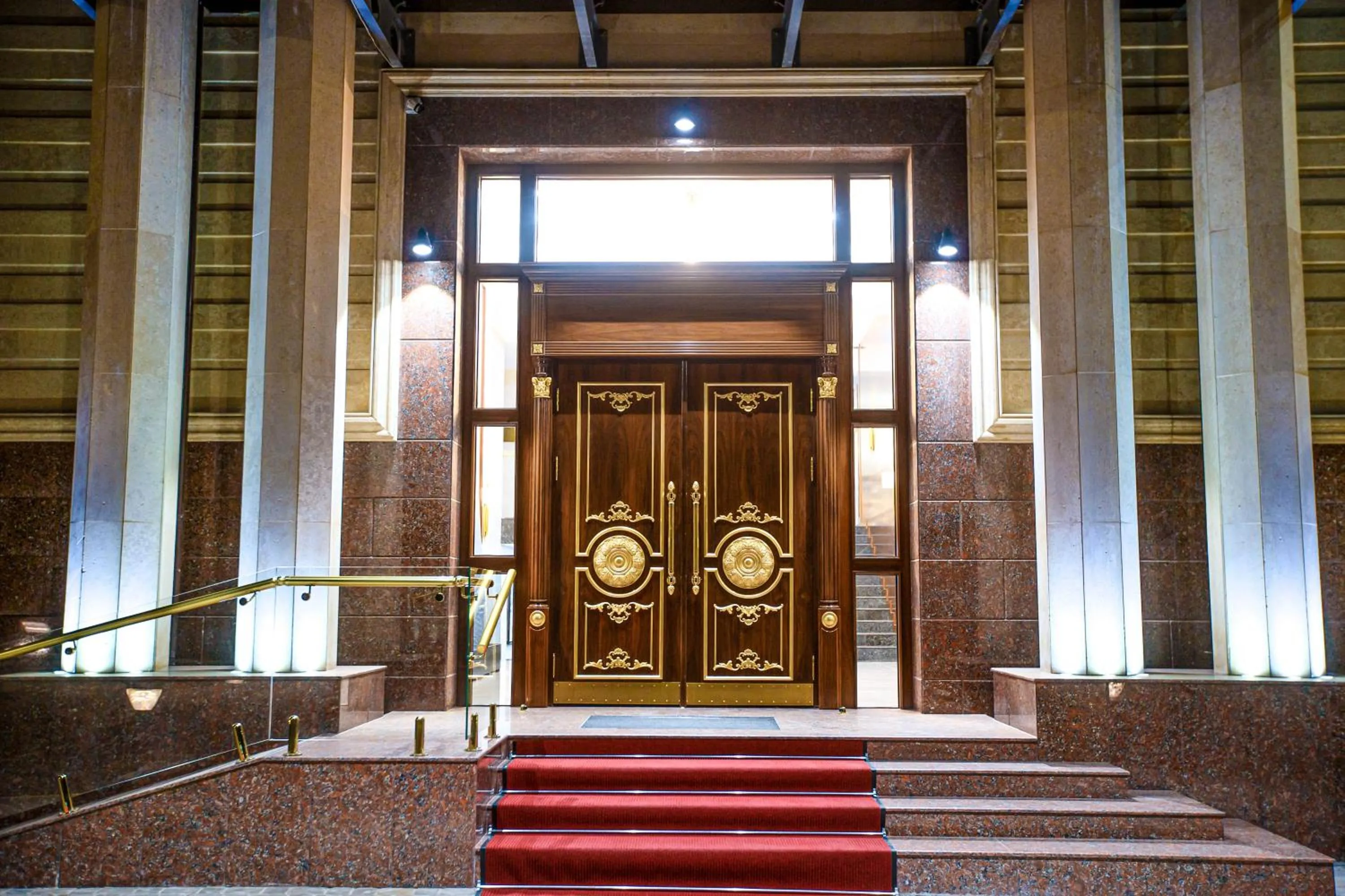 Property building in Krokus Plaza