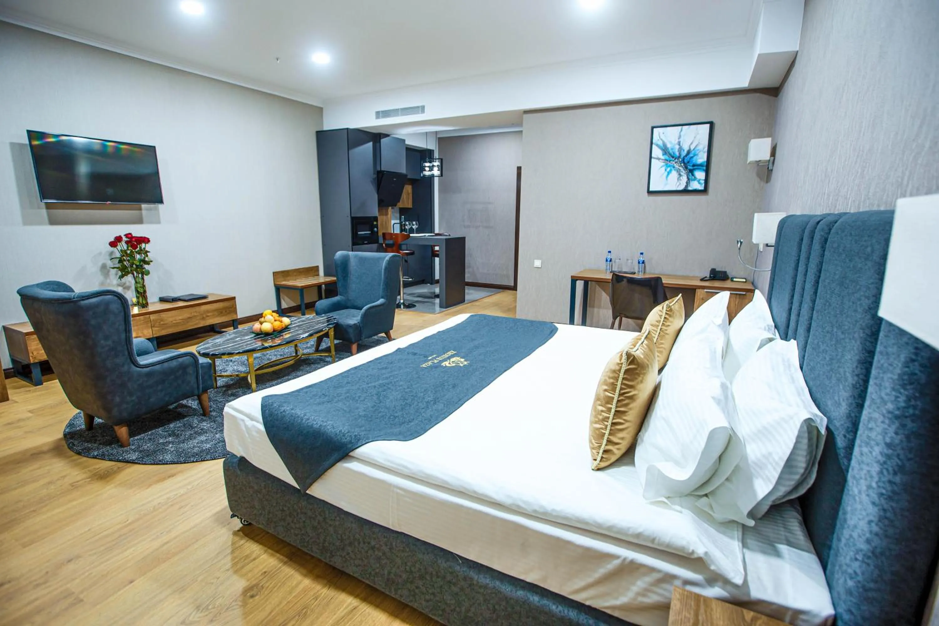 Photo of the whole room, Bed in Krokus Plaza