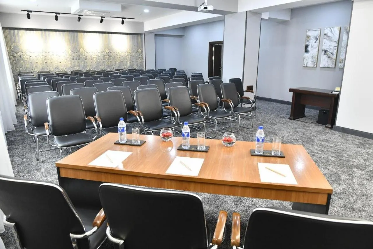 Property building in Krokus Plaza