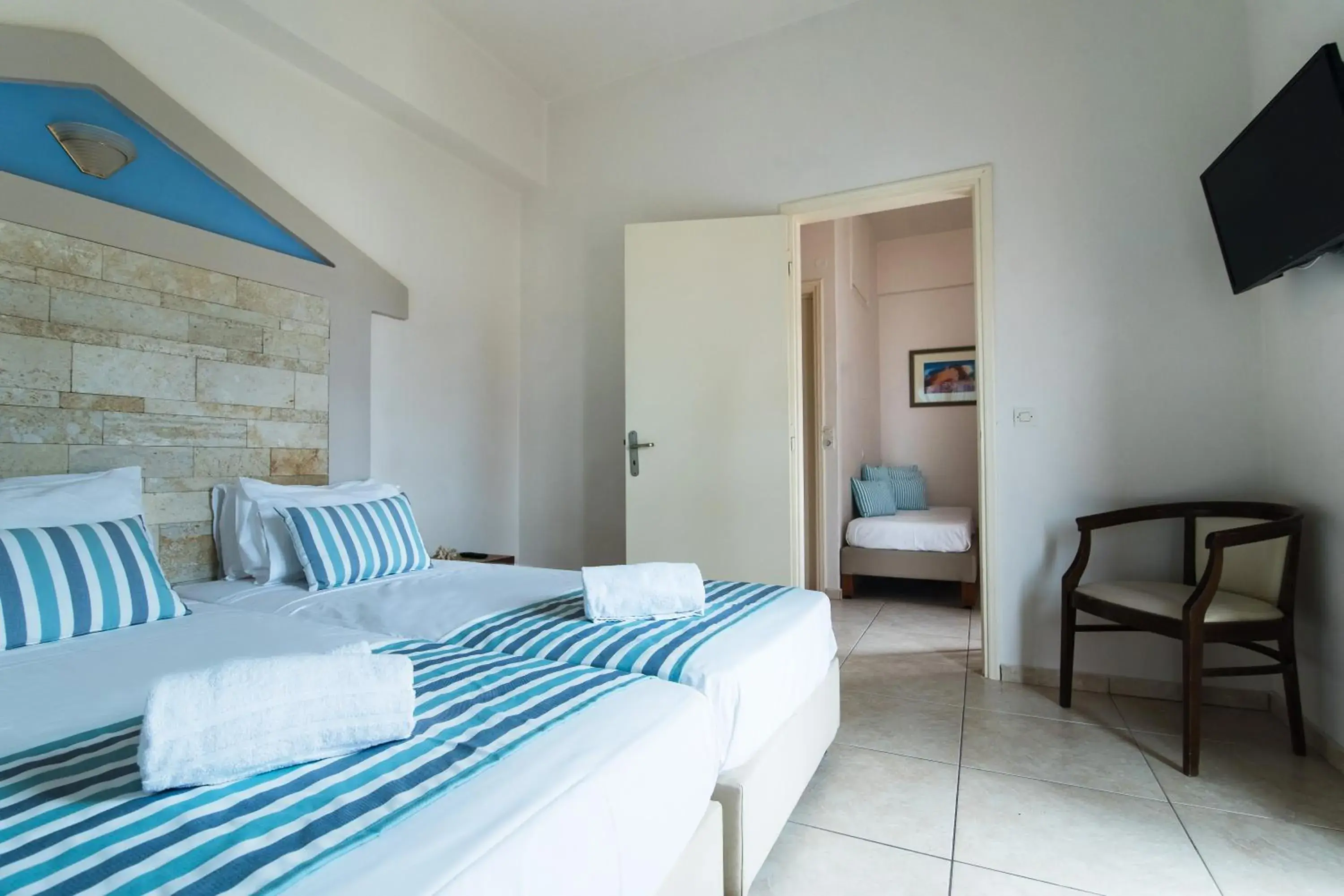 One-Bedroom Triple Apartment in Ilios 1 Central One-Bedroom Triple Apartment in Ilios 1 Central