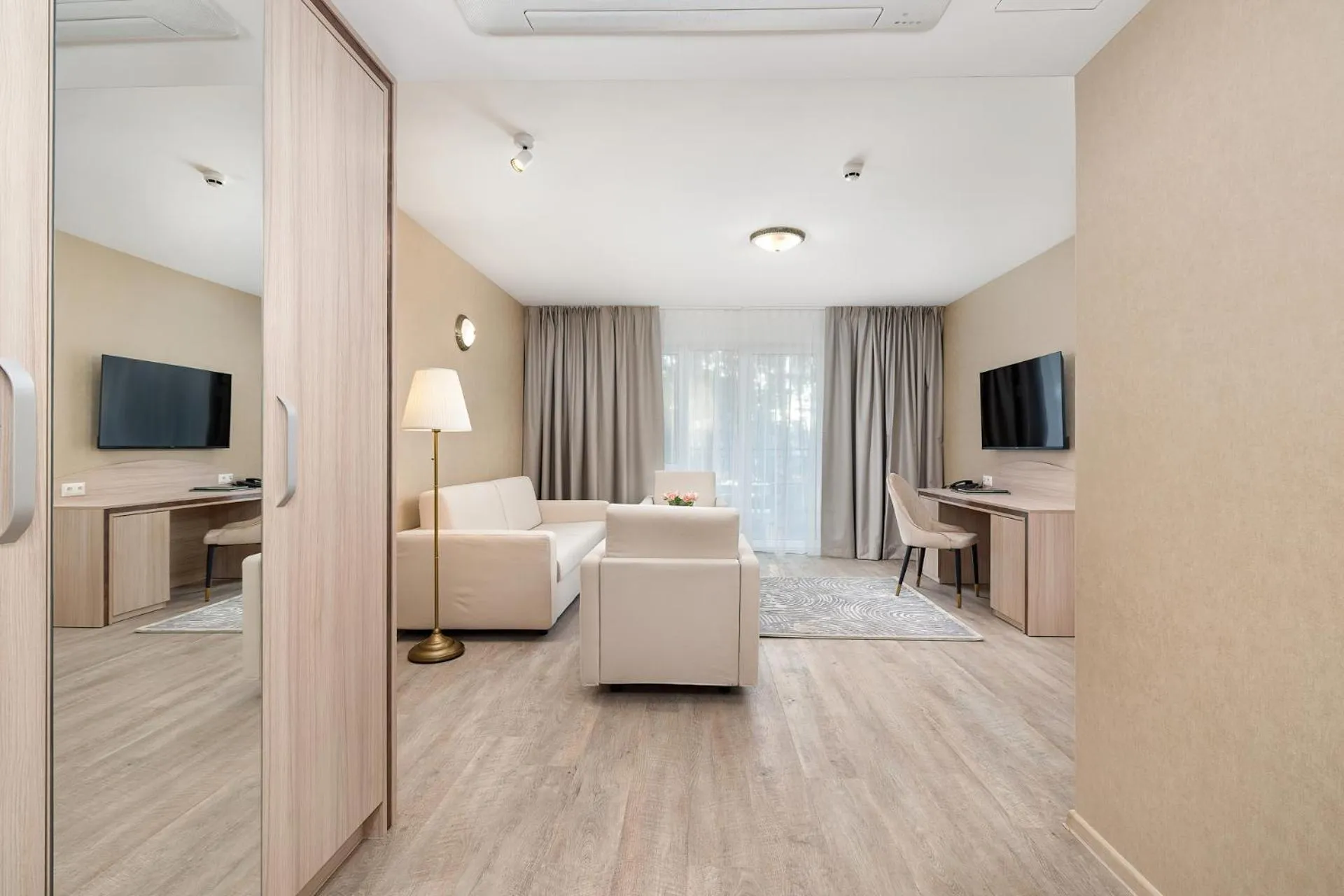 Living room, Bed in Hotel Juvena Wellness & SPA